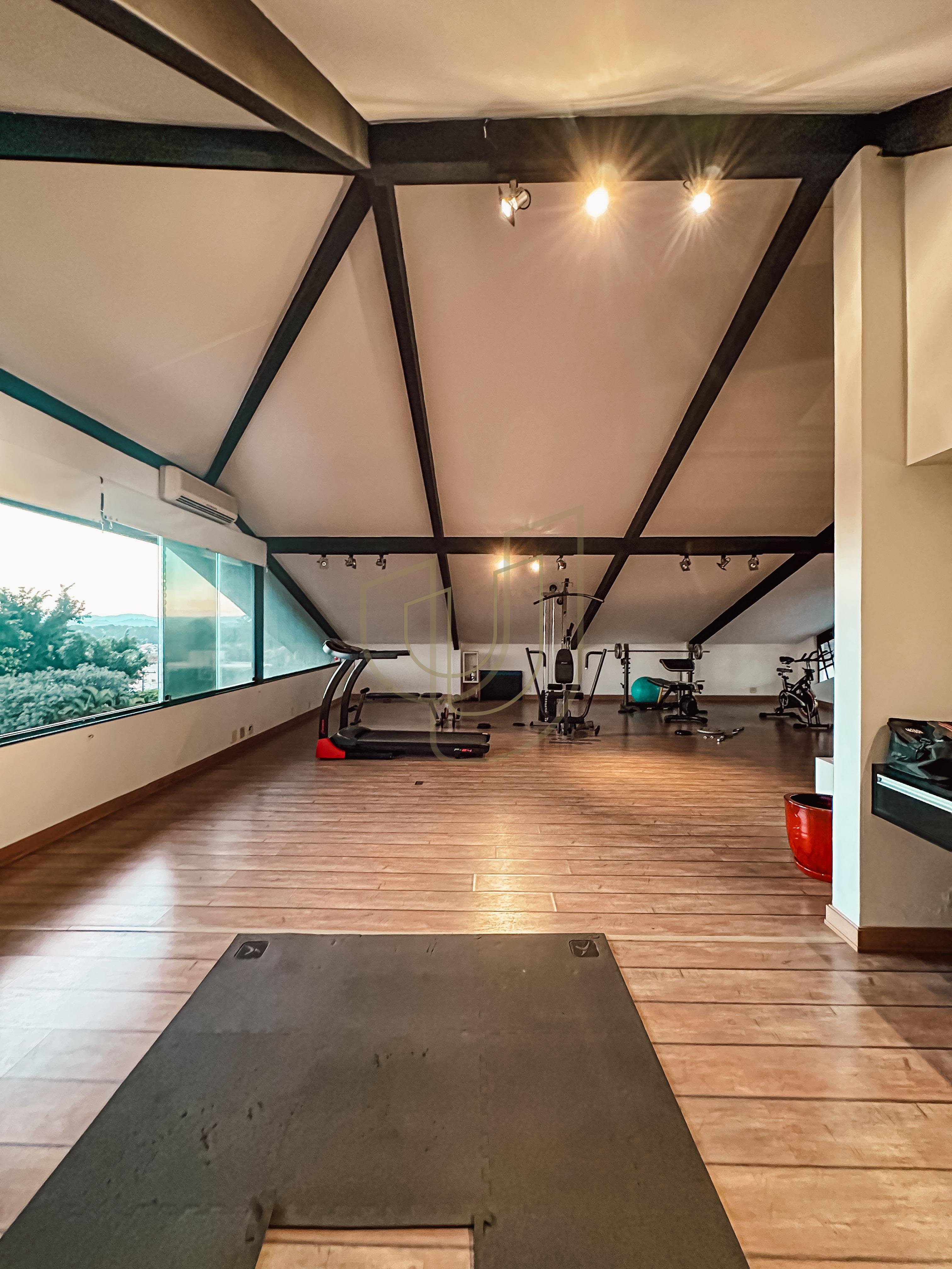 Casa com 5 Su&iacute;tes no Condom&iacute;nio Jardim das Colinas Avenida Major Miguel Naked São José dos Campos - 