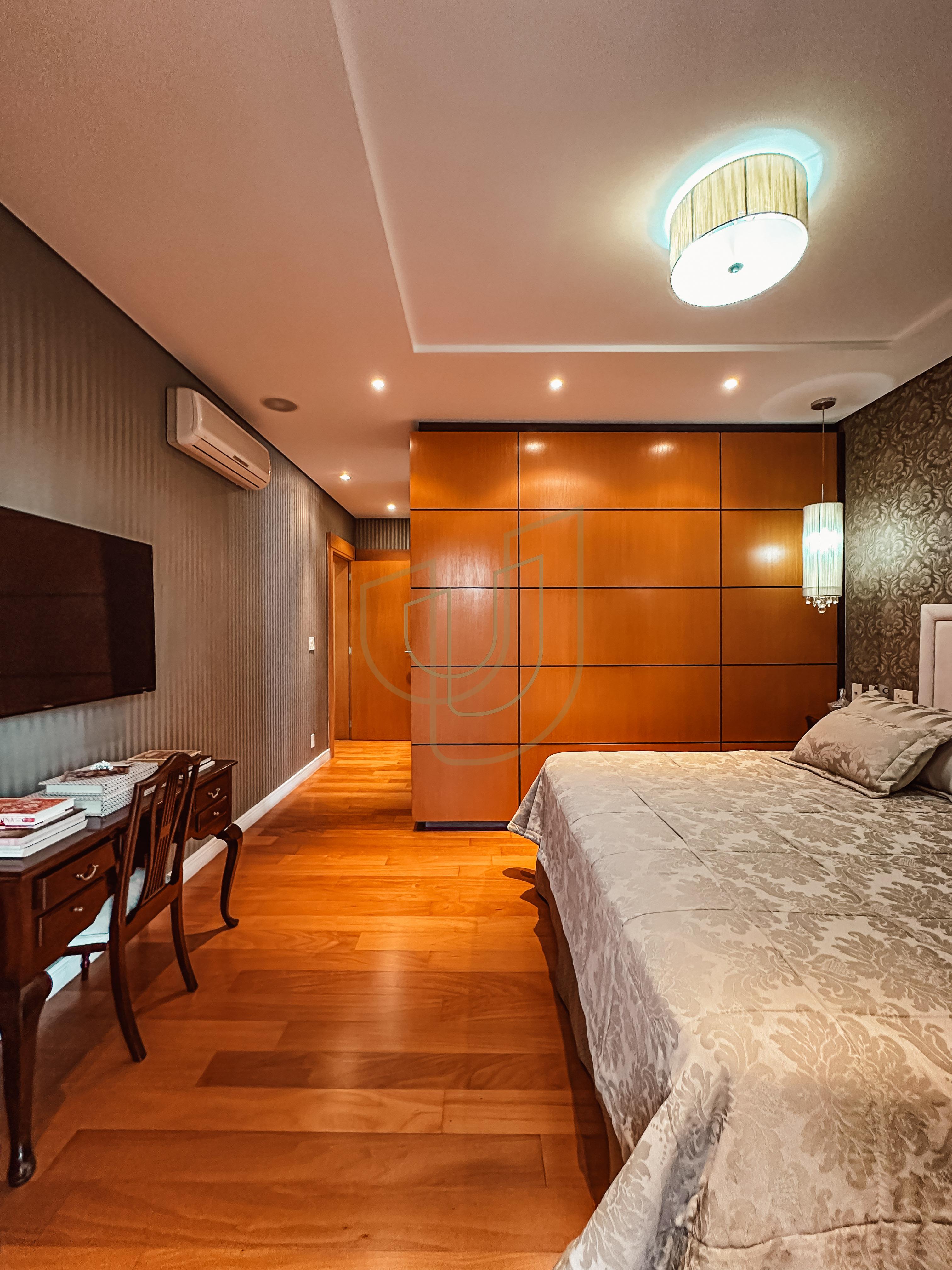 Casa com 5 Su&iacute;tes no Condom&iacute;nio Jardim das Colinas Avenida Major Miguel Naked São José dos Campos - 