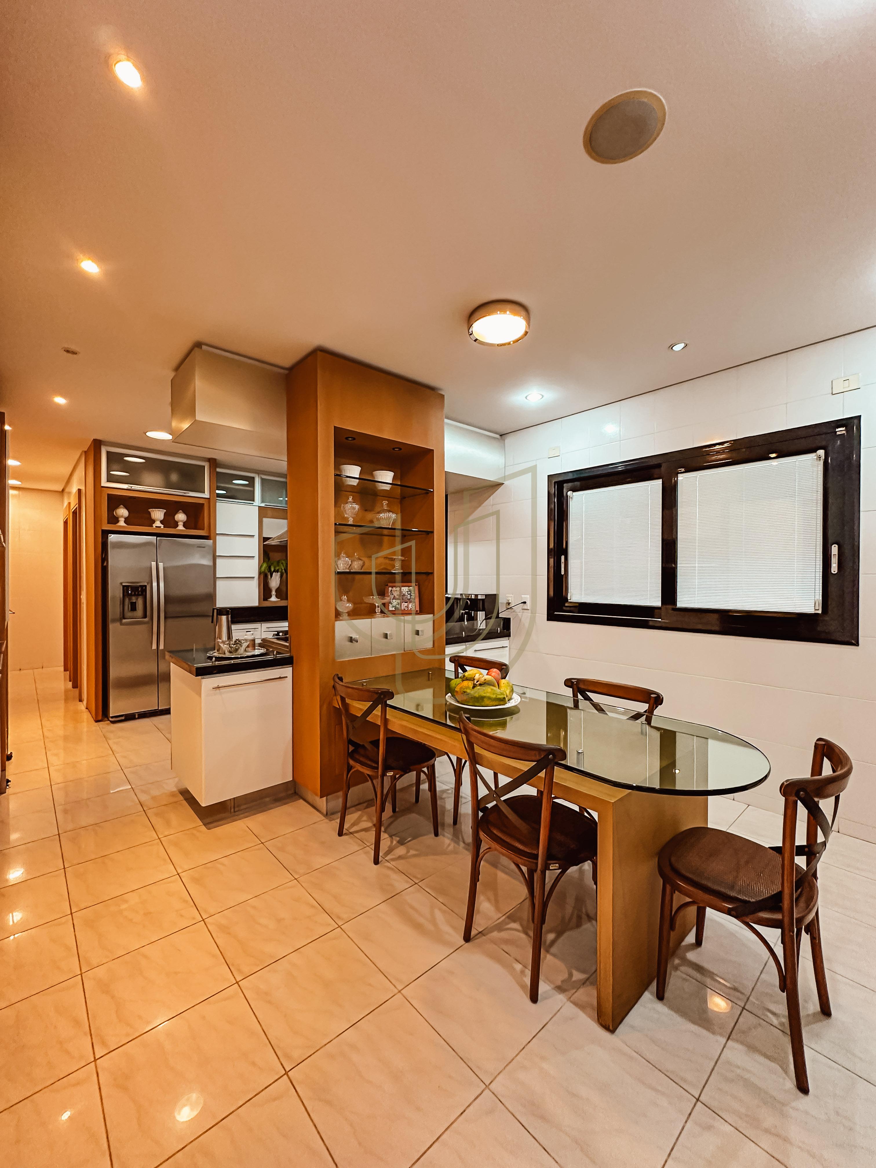 Casa com 5 Su&iacute;tes no Condom&iacute;nio Jardim das Colinas Avenida Major Miguel Naked São José dos Campos - 