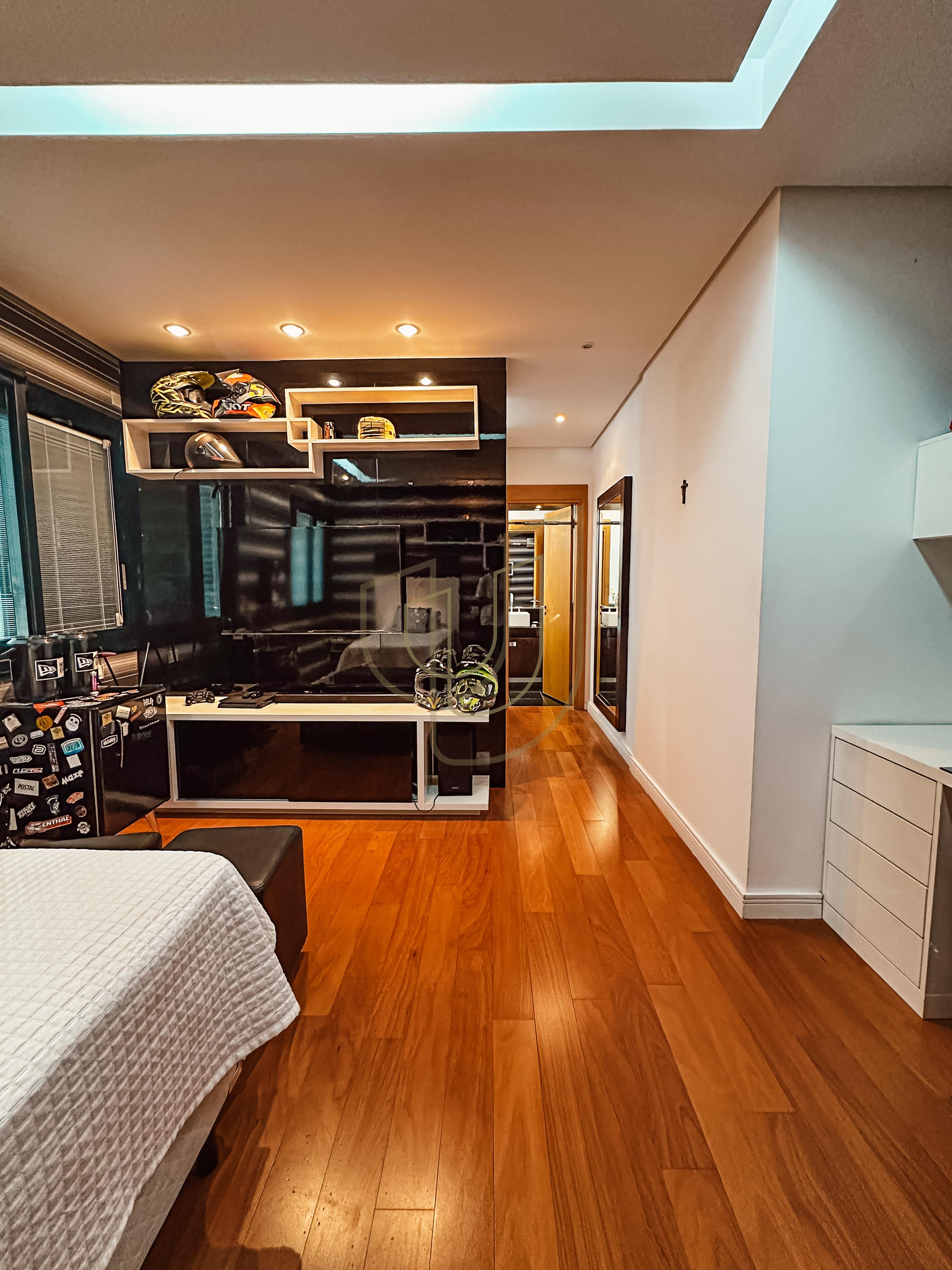 Casa com 5 Su&iacute;tes no Condom&iacute;nio Jardim das Colinas Avenida Major Miguel Naked São José dos Campos - 