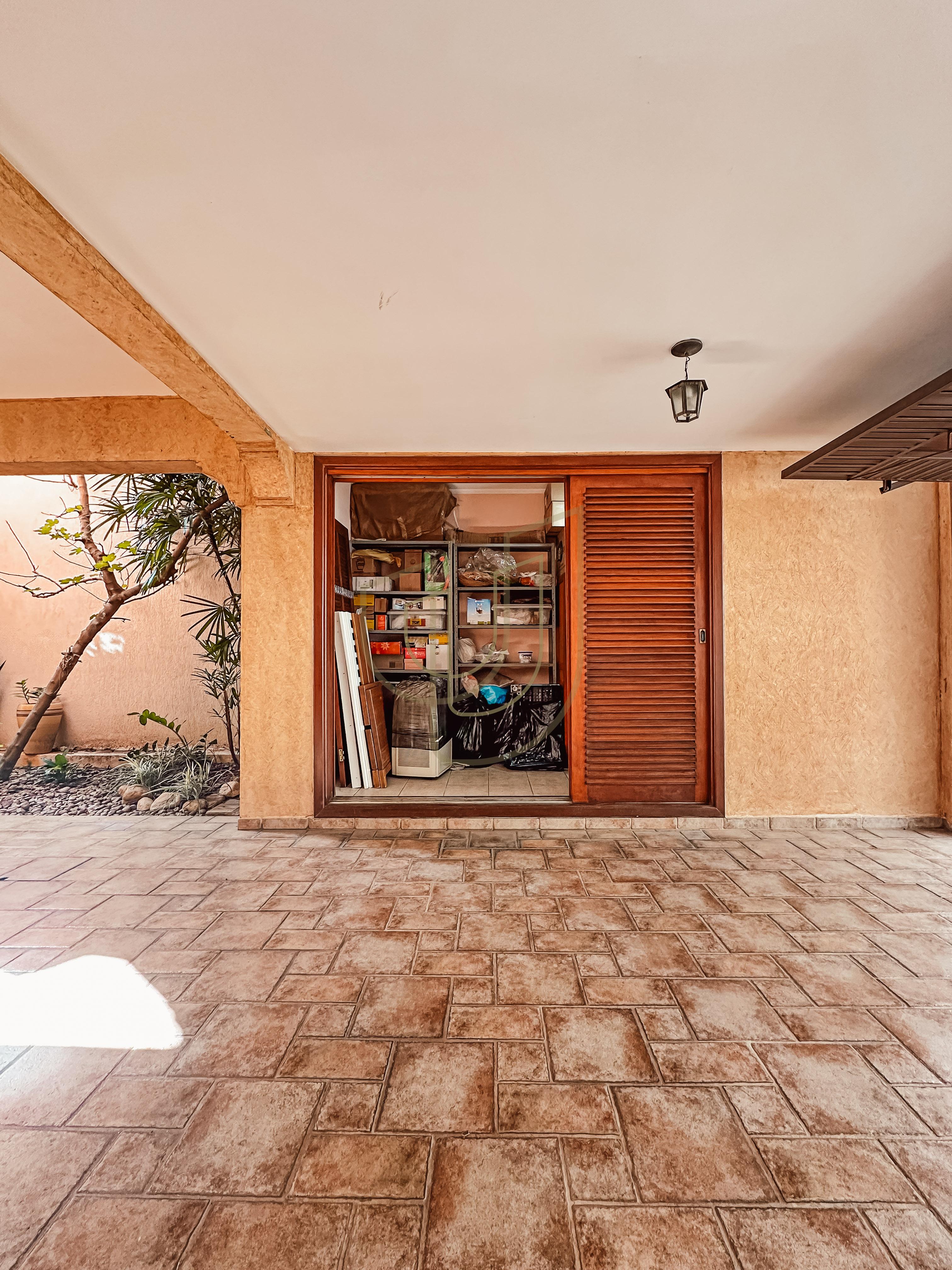 Casa com 4 Su&iacute;tes no Condom&iacute;nio Jardim das Colinas Avenida Major Miguel Naked São José dos Campos - 