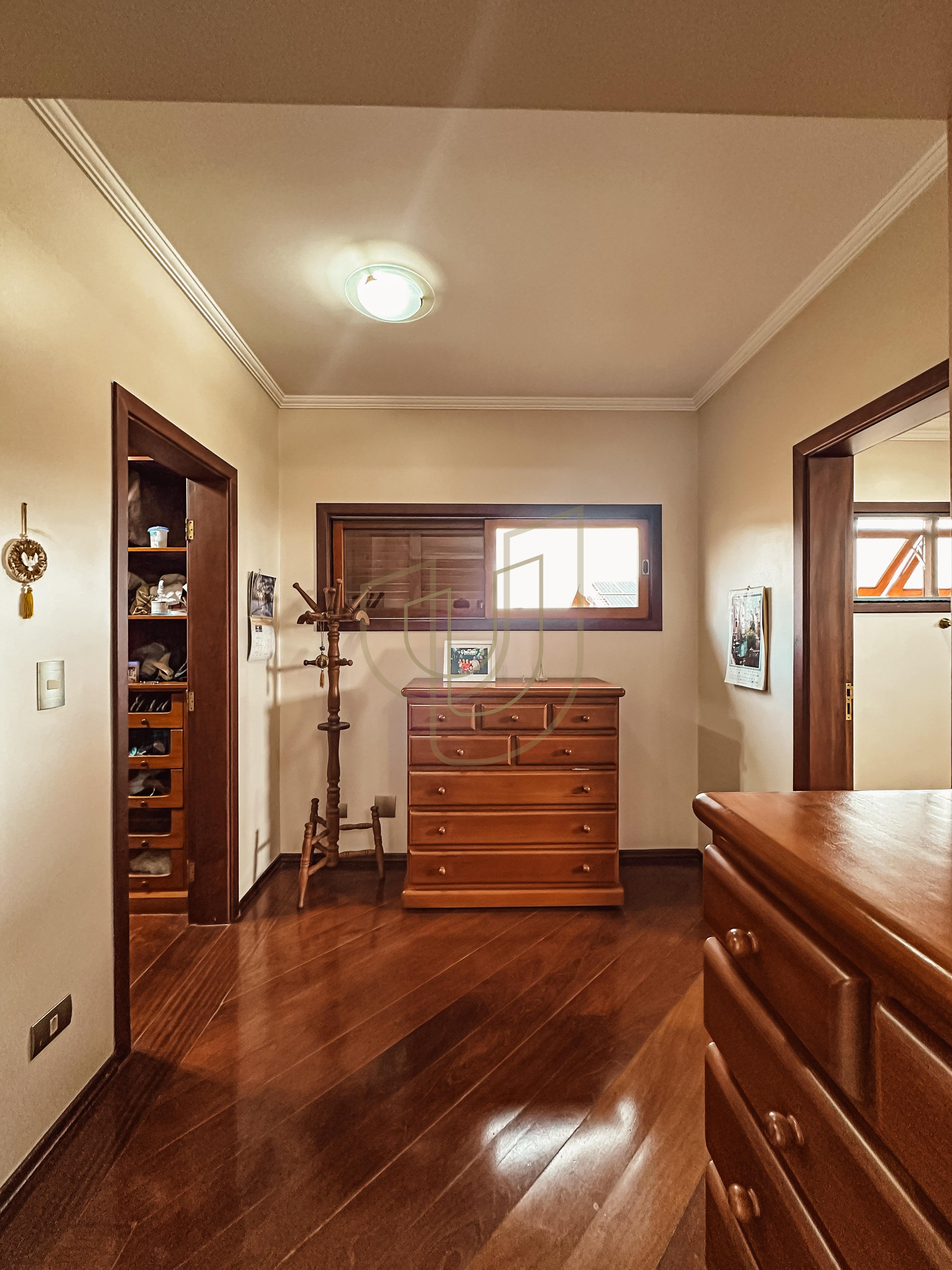 Casa com 4 Su&iacute;tes no Condom&iacute;nio Jardim das Colinas Avenida Major Miguel Naked São José dos Campos - 