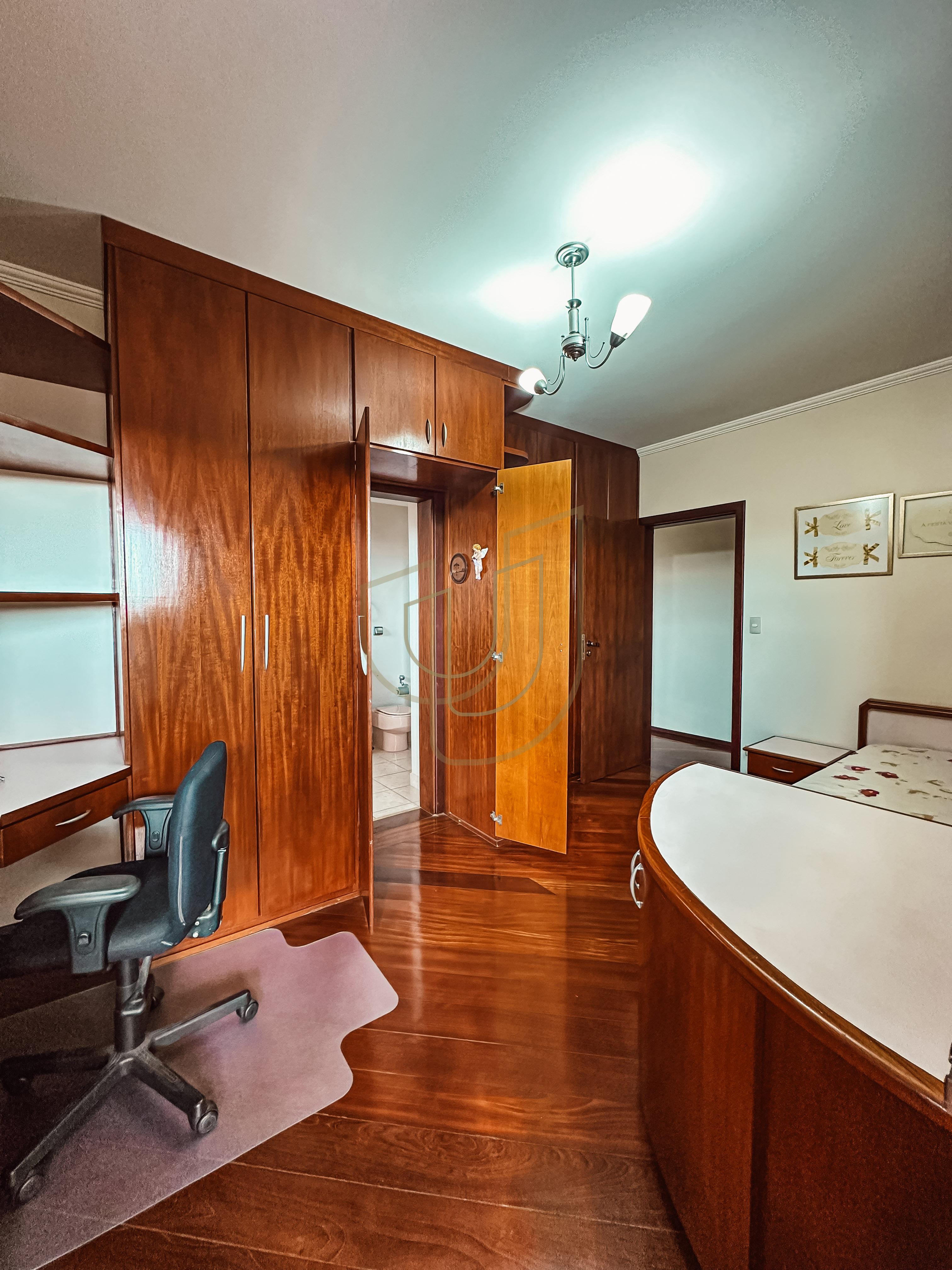 Casa com 4 Su&iacute;tes no Condom&iacute;nio Jardim das Colinas Avenida Major Miguel Naked São José dos Campos - 