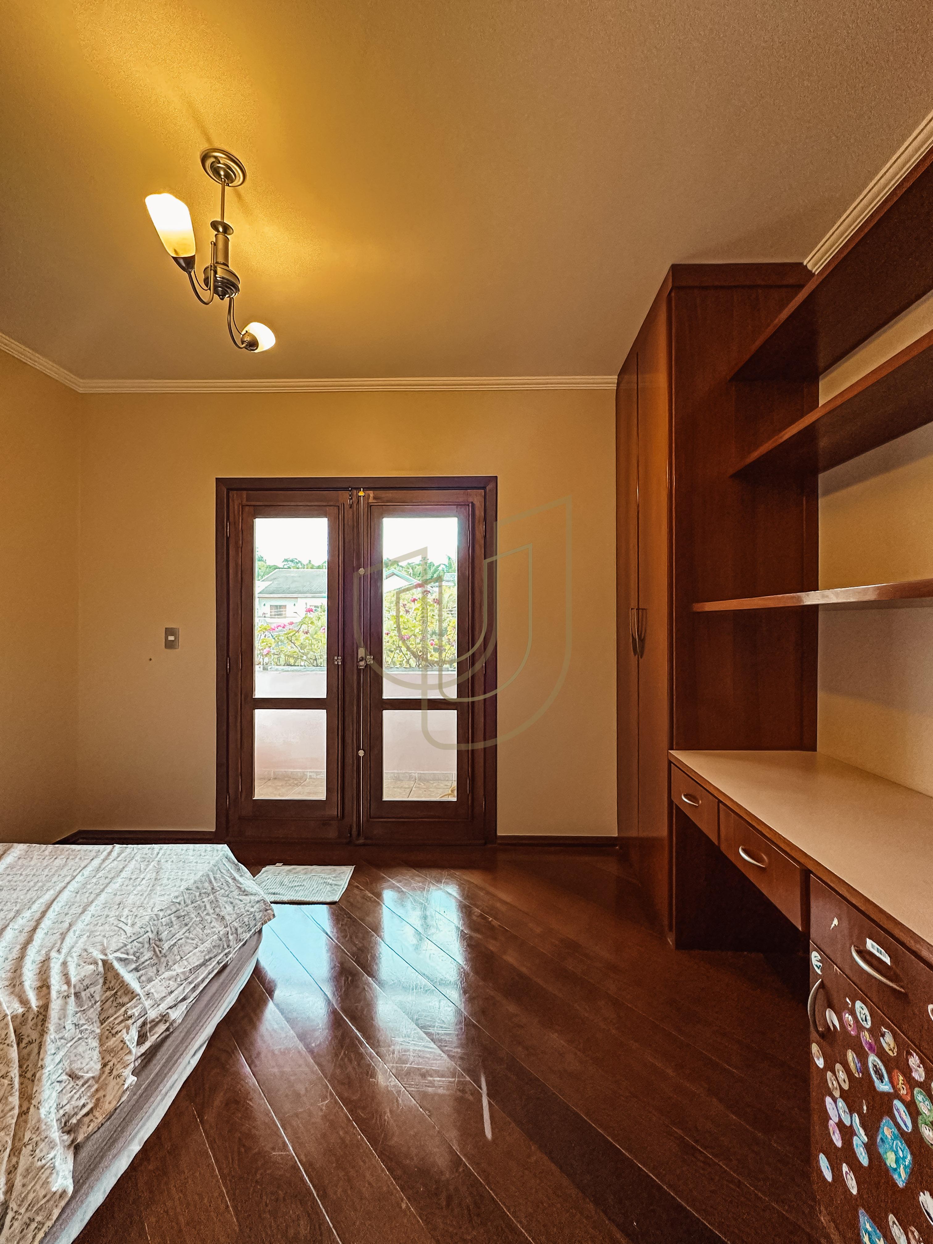 Casa com 4 Su&iacute;tes no Condom&iacute;nio Jardim das Colinas Avenida Major Miguel Naked São José dos Campos - 