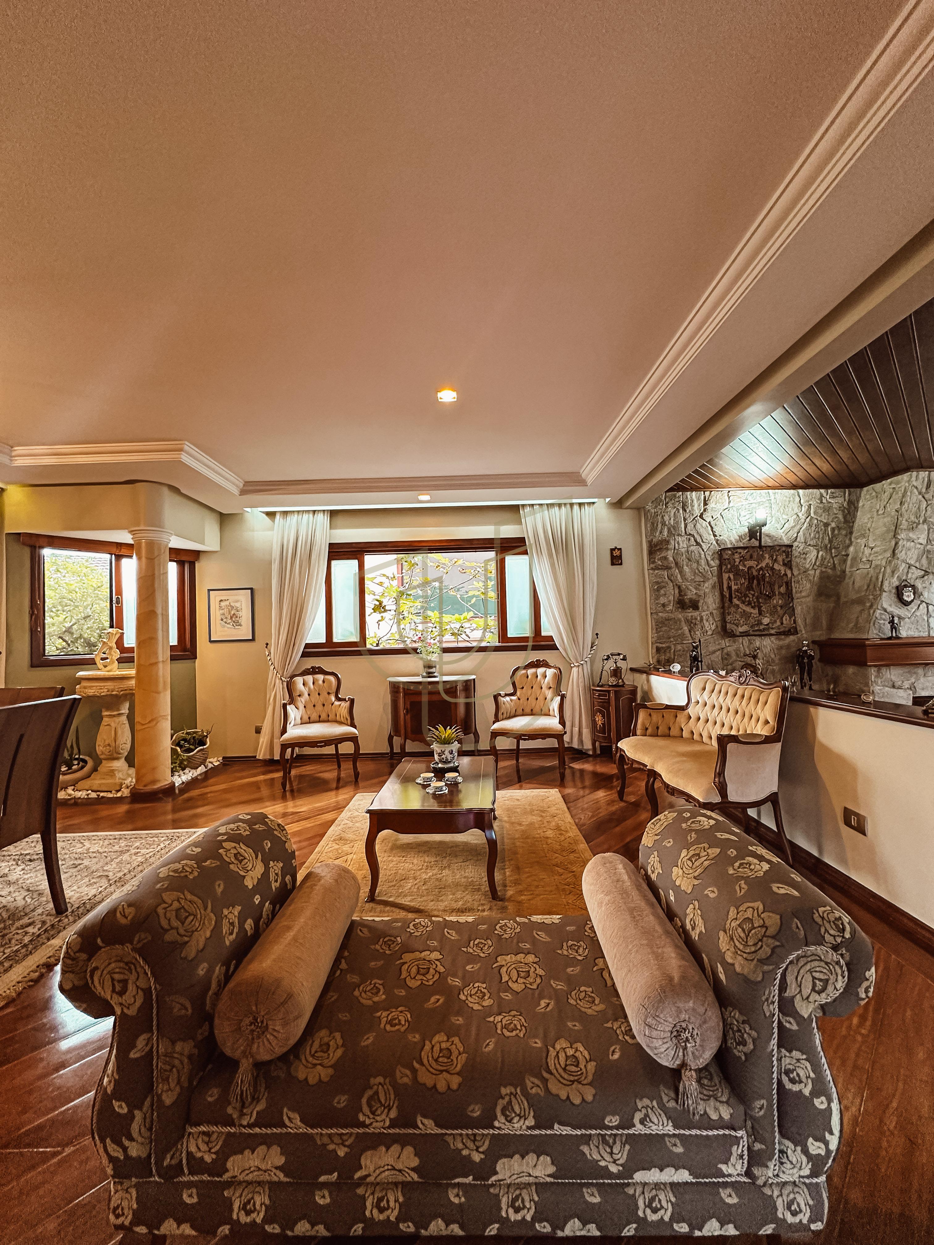 Casa com 4 Su&iacute;tes no Condom&iacute;nio Jardim das Colinas Avenida Major Miguel Naked São José dos Campos - 