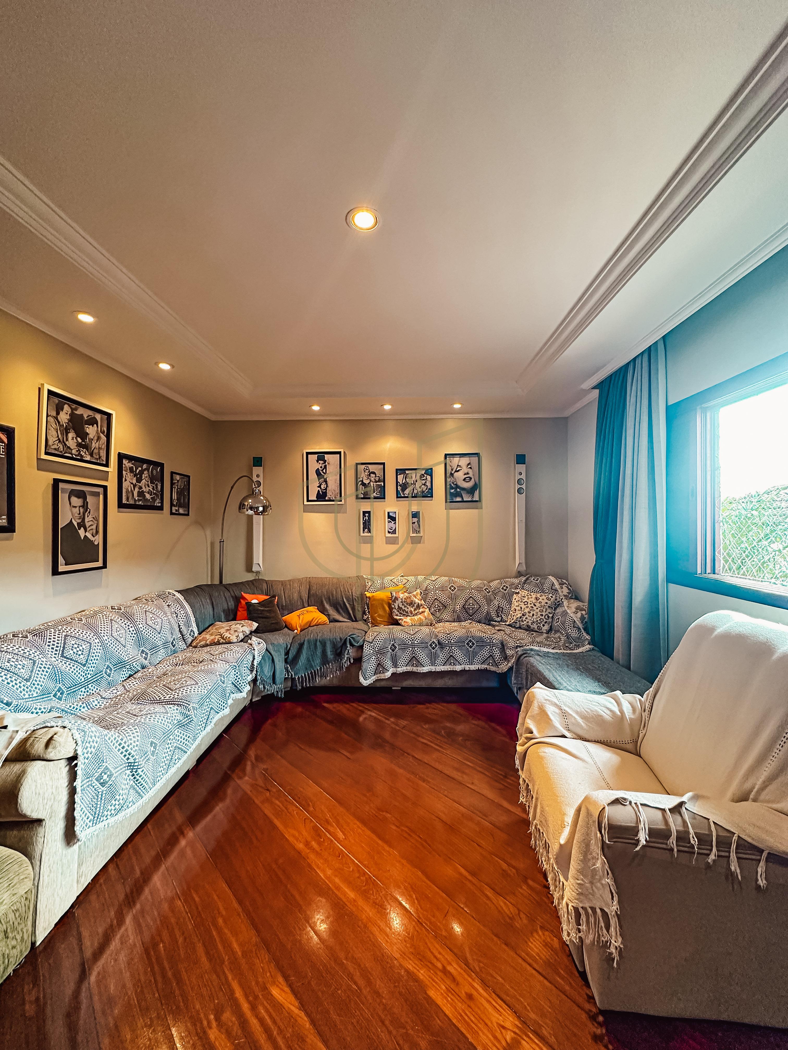 Casa com 4 Su&iacute;tes no Condom&iacute;nio Jardim das Colinas Avenida Major Miguel Naked São José dos Campos - 