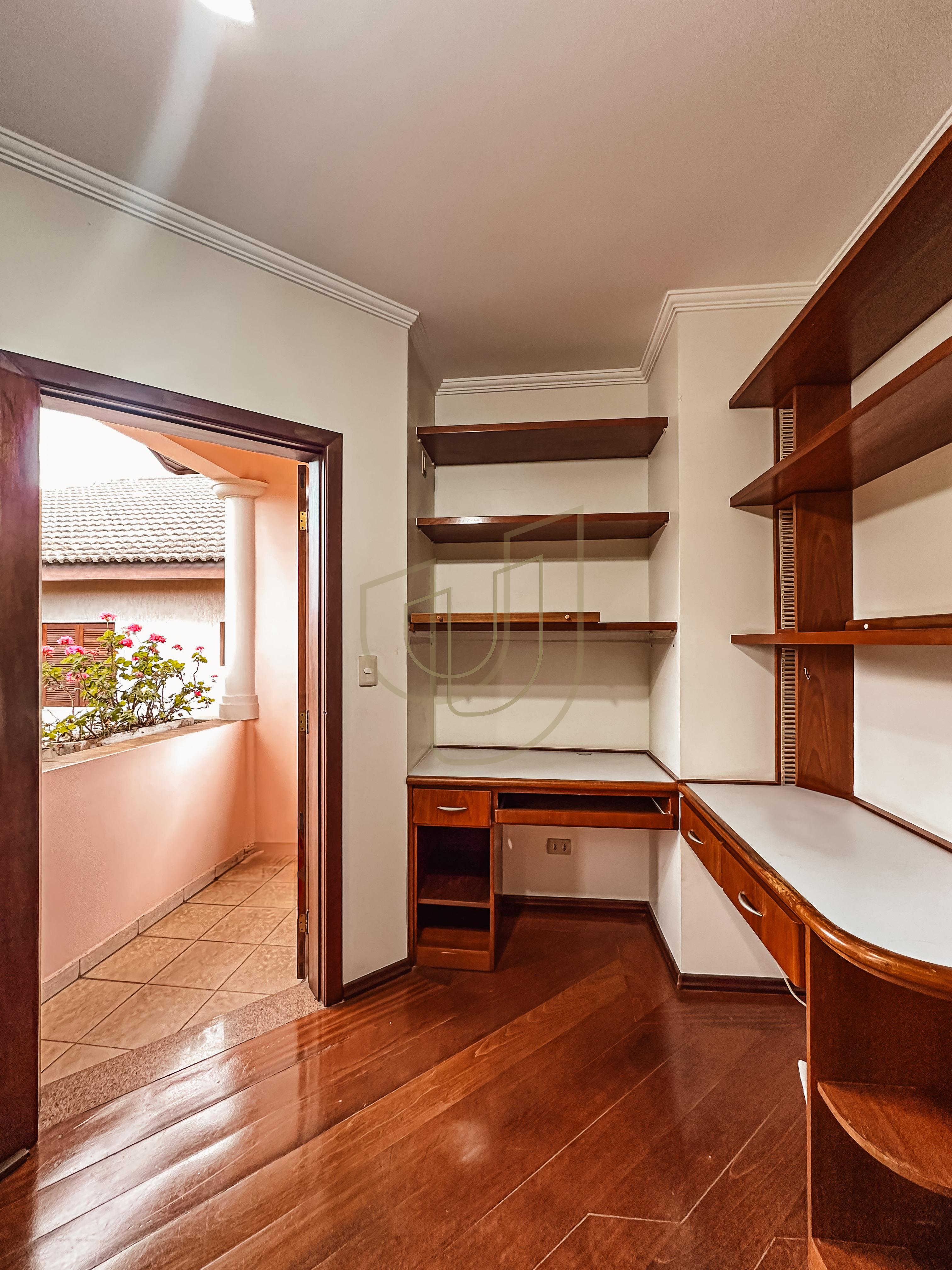 Casa com 4 Su&iacute;tes no Condom&iacute;nio Jardim das Colinas Avenida Major Miguel Naked São José dos Campos - 