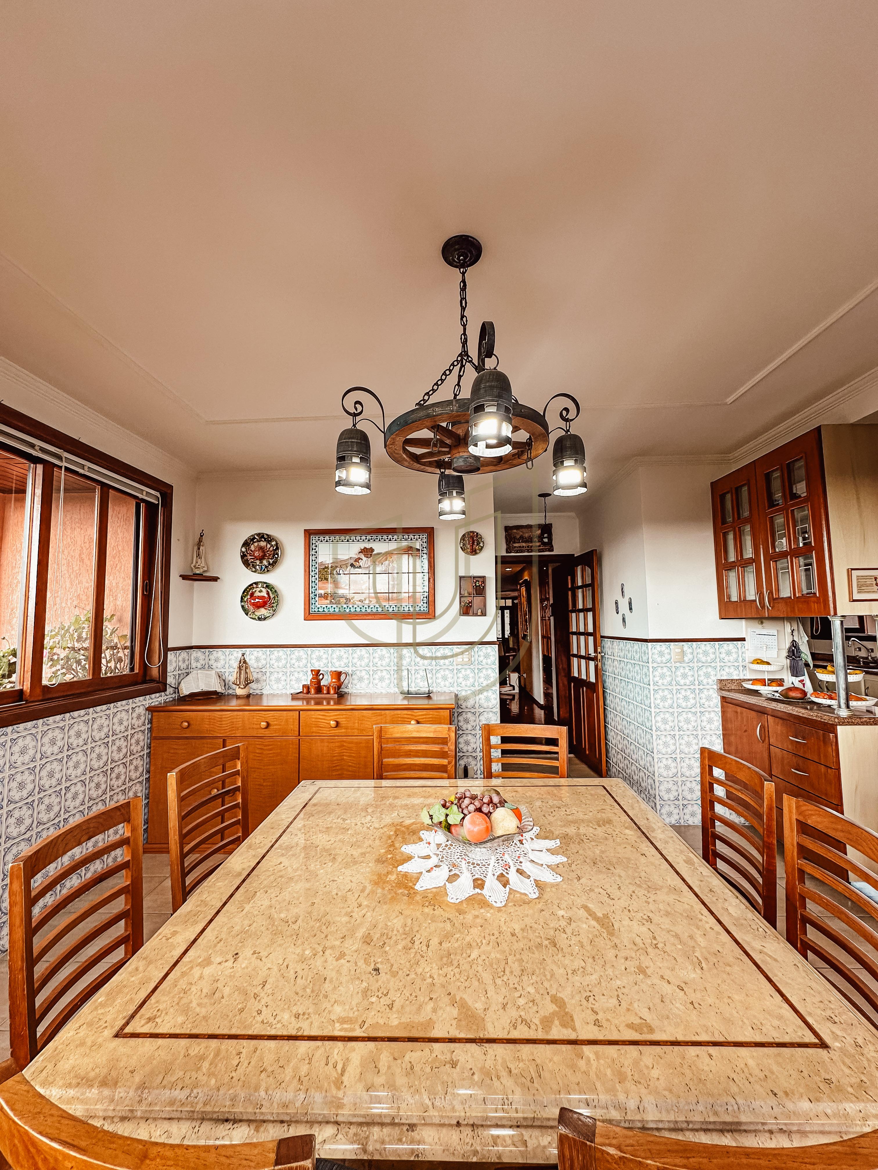 Casa com 4 Su&iacute;tes no Condom&iacute;nio Jardim das Colinas Avenida Major Miguel Naked São José dos Campos - 