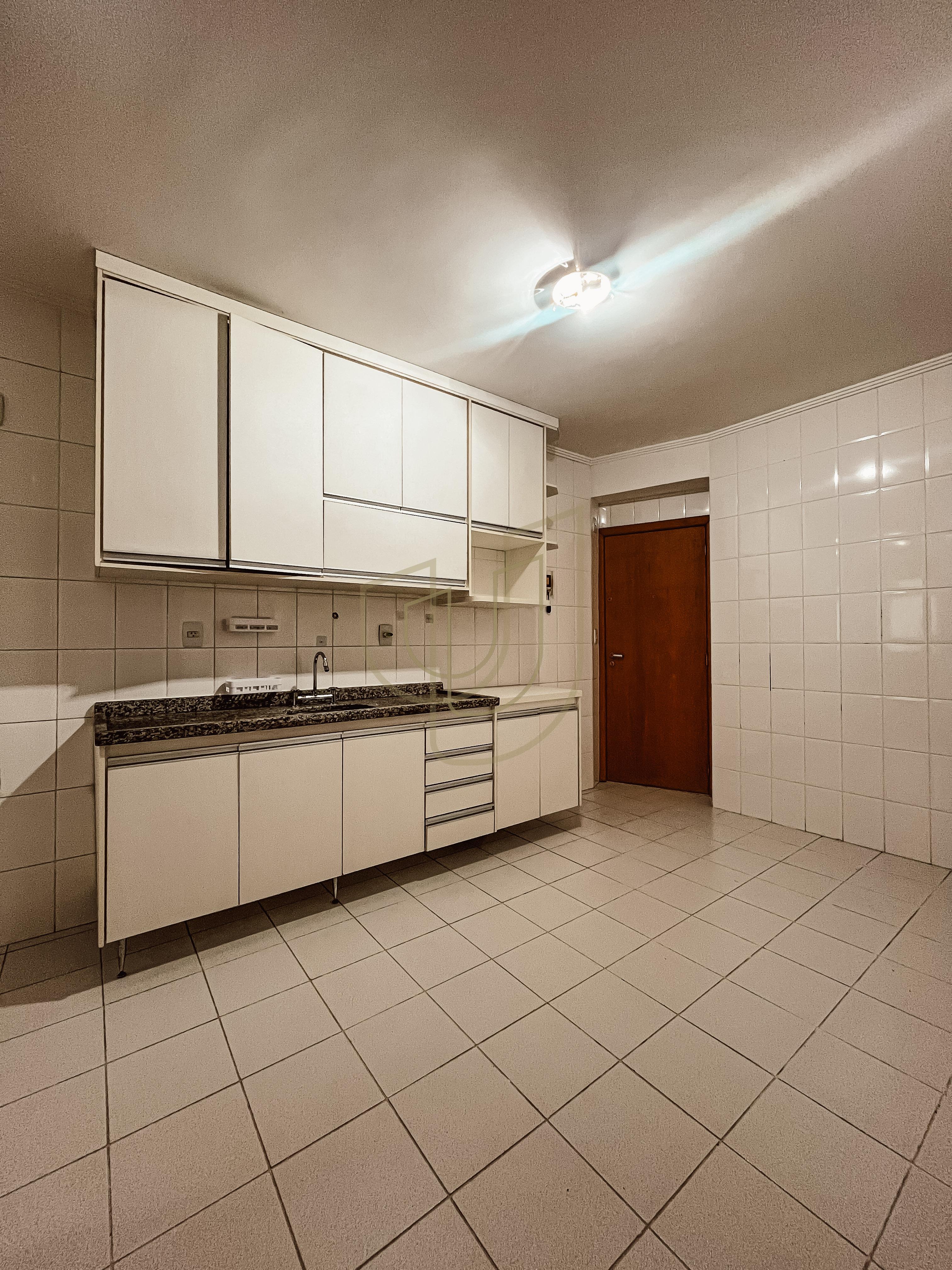 Apartamento com 4 Dormit&oacute;rios no Edif&iacute;cio Mediterr&acirc;neo Rua Professor Roberval Froes São José dos Campos - 