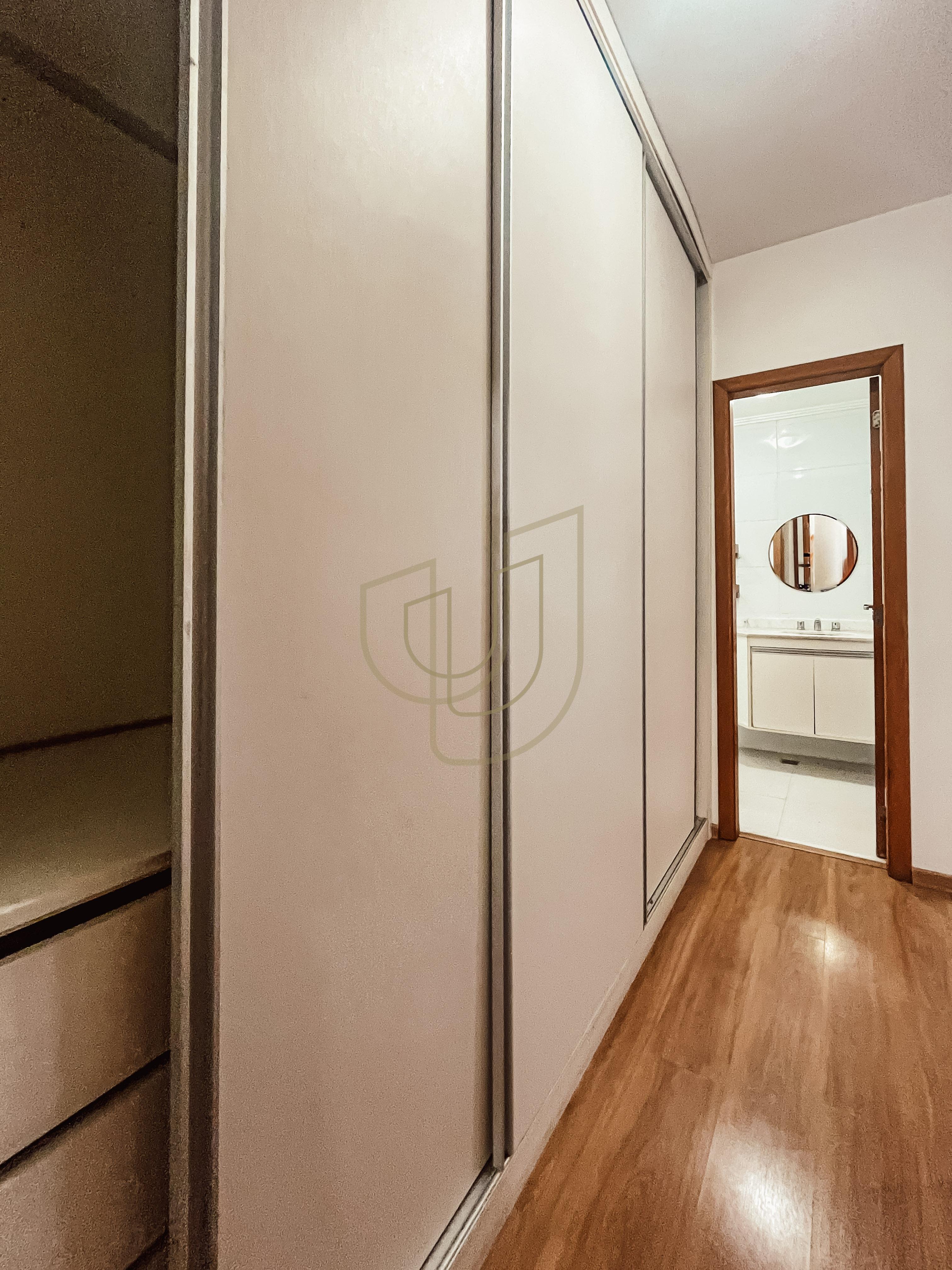 Apartamento com 4 Dormit&oacute;rios no Edif&iacute;cio Mediterr&acirc;neo Rua Professor Roberval Froes São José dos Campos - 