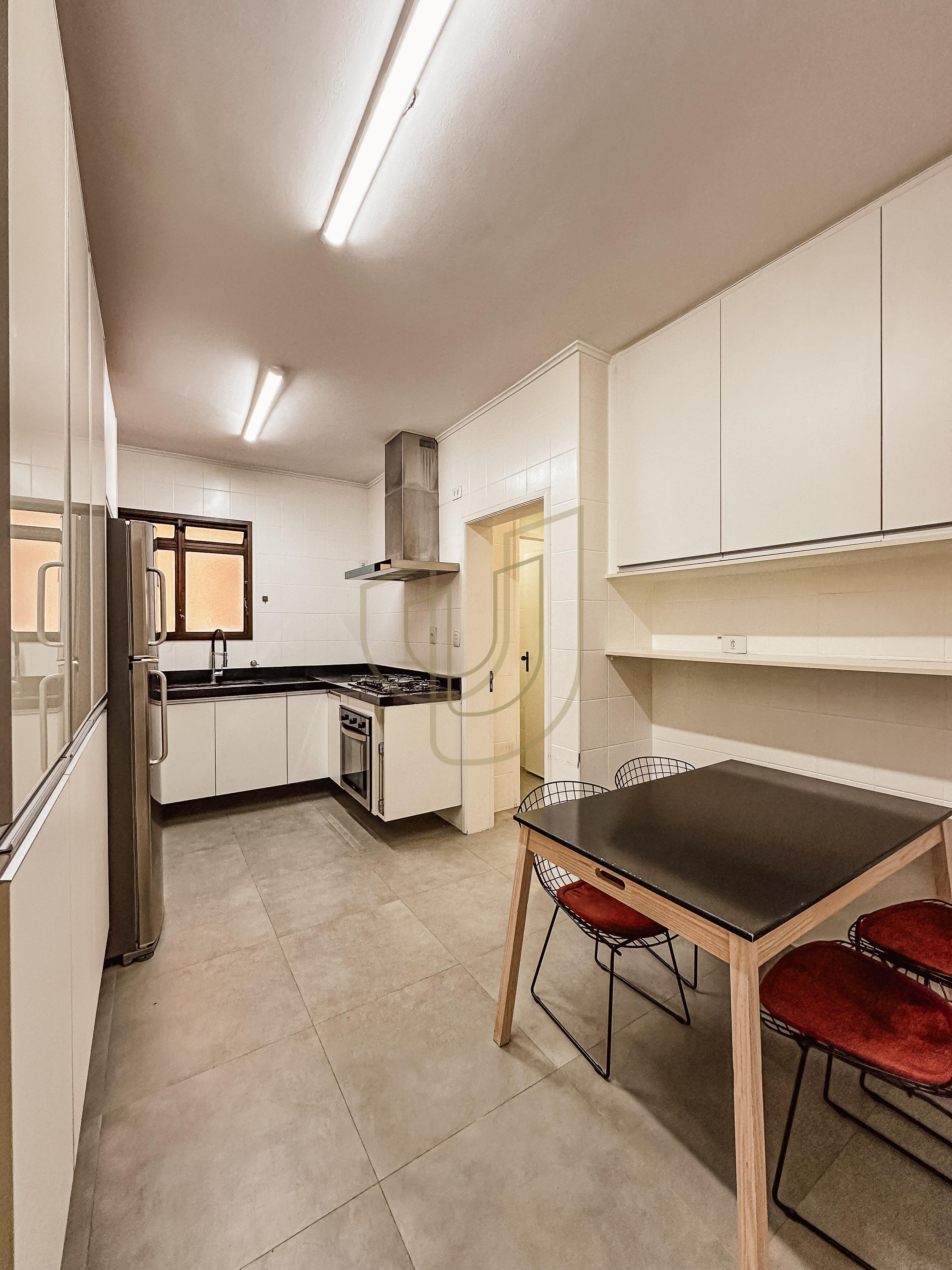 Apartamento de 173 m&sup2; e 2 Su&iacute;tes no Condom&iacute;nio London Palace Avenida São João São José dos Campos - 