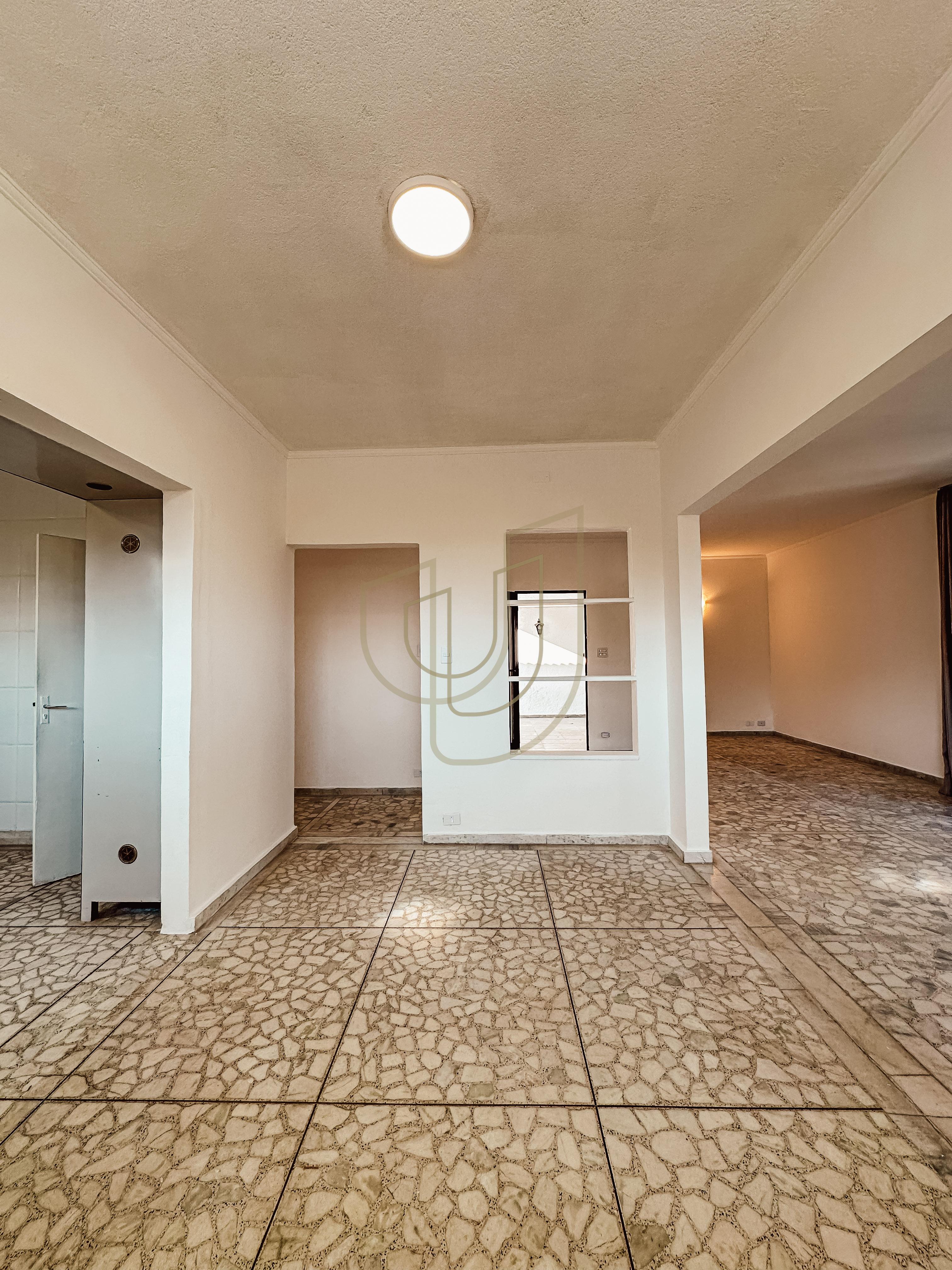 Casa T&eacute;rrea de 465 m&sup2; no Jardim Esplanada Rua Barão de Mauá São José dos Campos - 