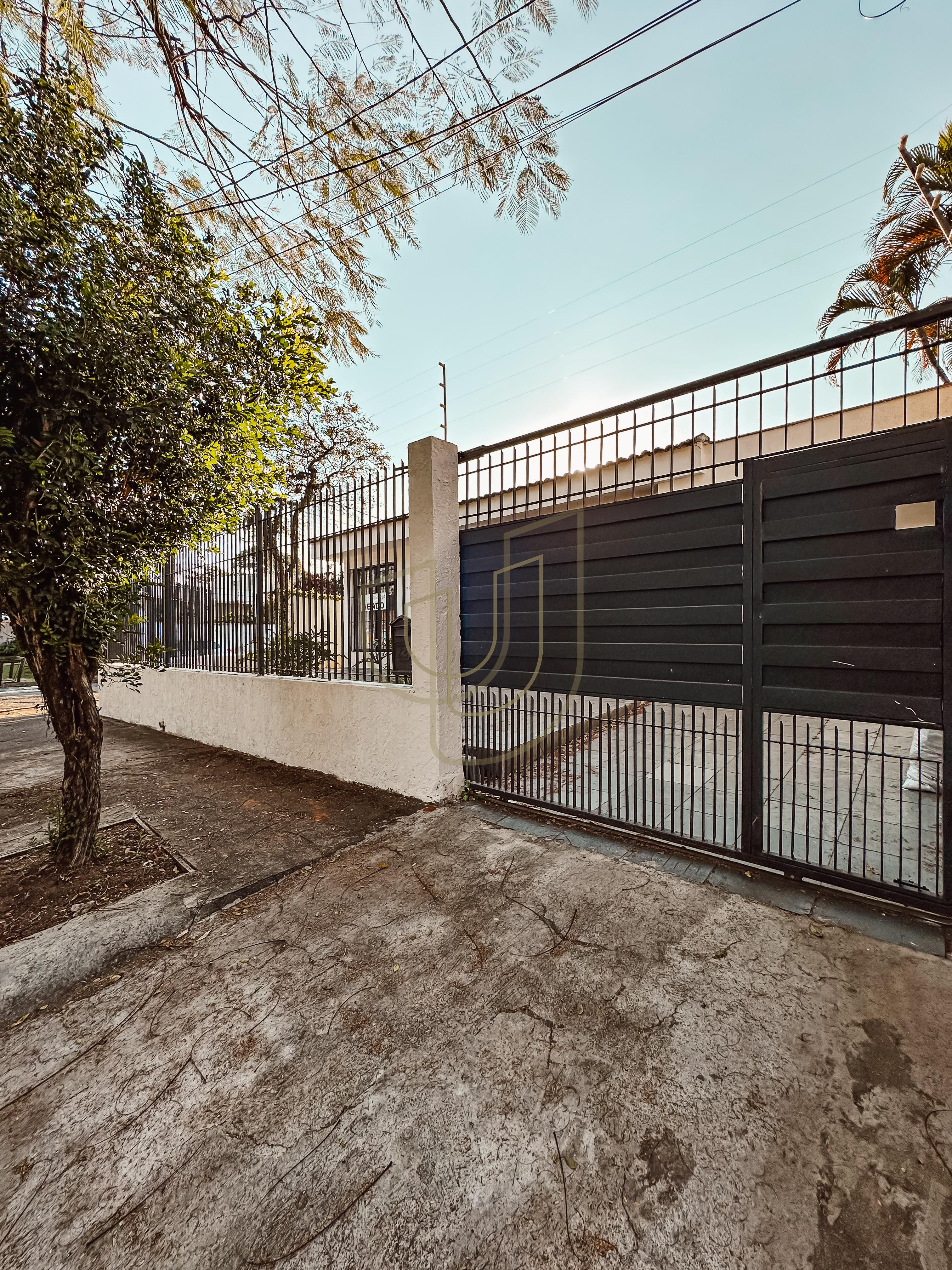 Casa T&eacute;rrea de 465 m&sup2; no Jardim Esplanada Rua Barão de Mauá São José dos Campos - 