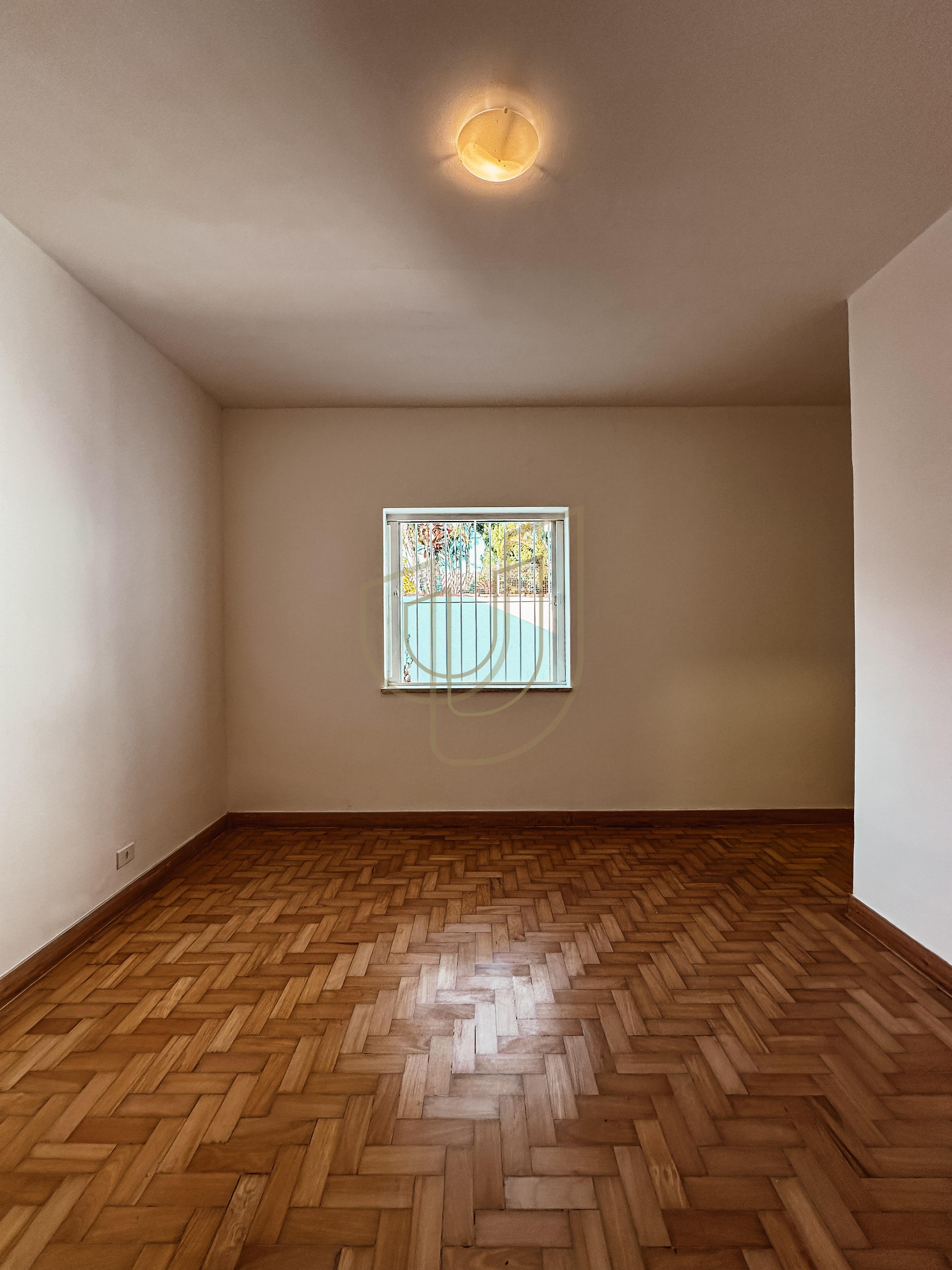 Casa T&eacute;rrea de 465 m&sup2; no Jardim Esplanada Rua Barão de Mauá São José dos Campos - 