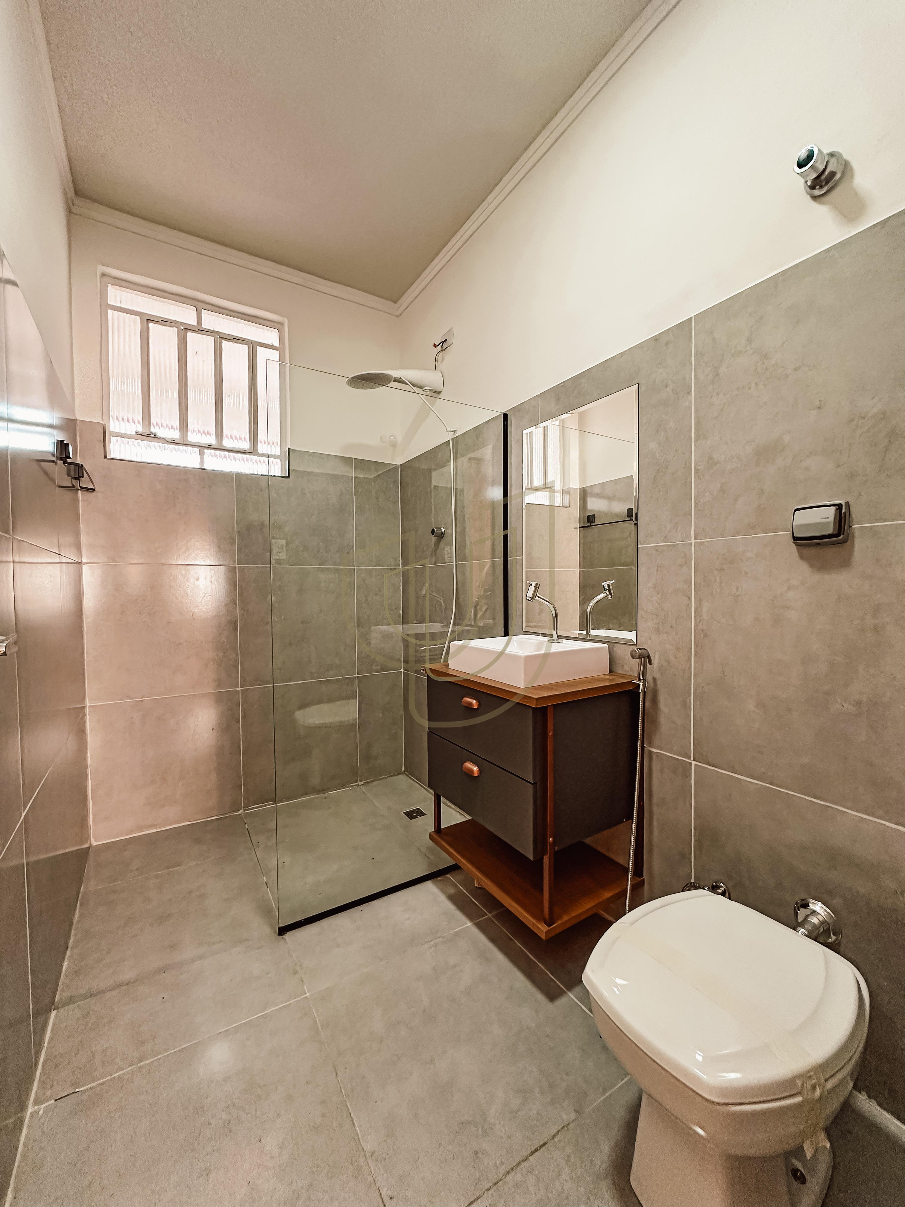 Casa T&eacute;rrea de 465 m&sup2; no Jardim Esplanada Rua Barão de Mauá São José dos Campos - 