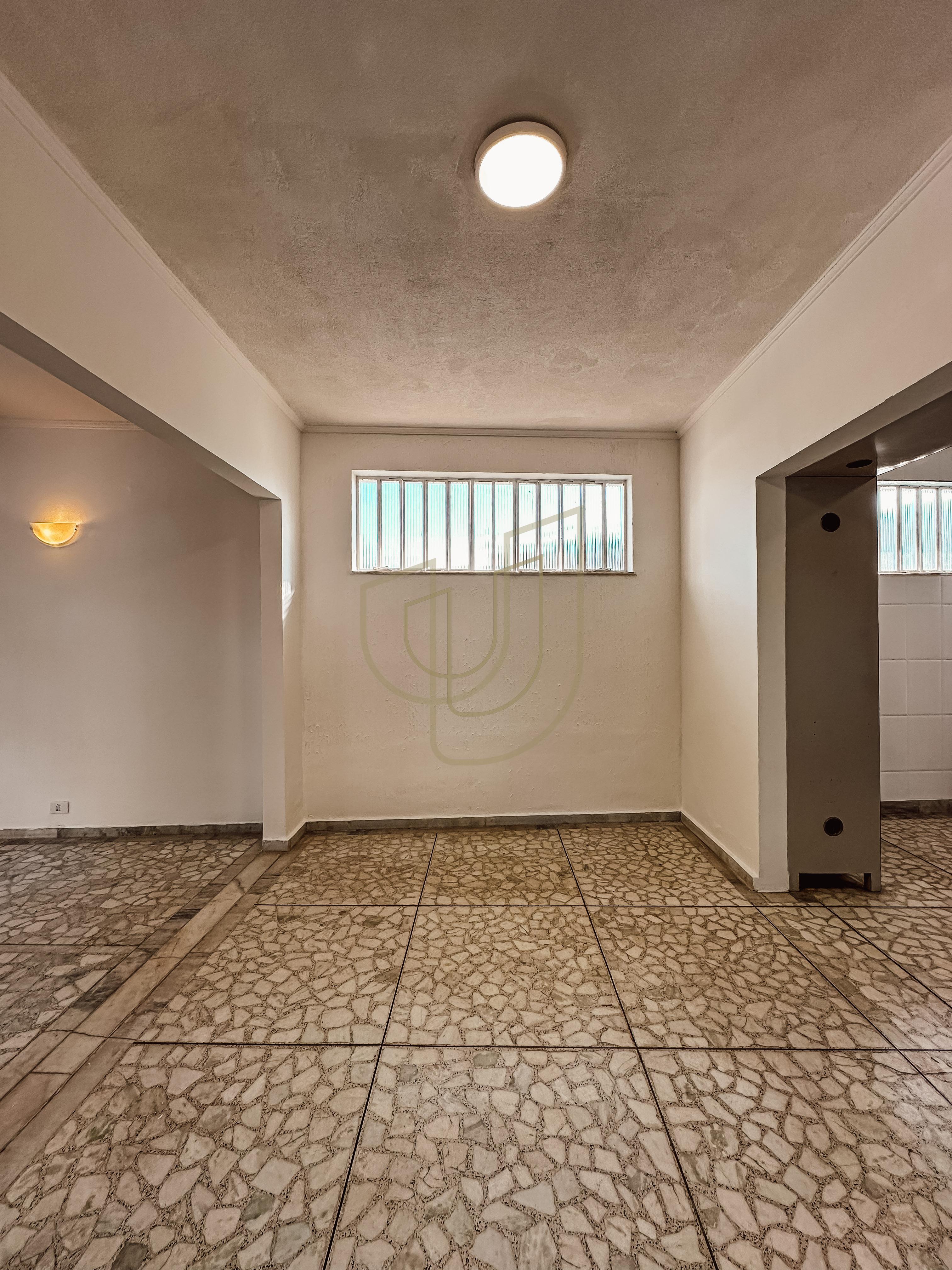 Casa T&eacute;rrea de 465 m&sup2; no Jardim Esplanada Rua Barão de Mauá São José dos Campos - 