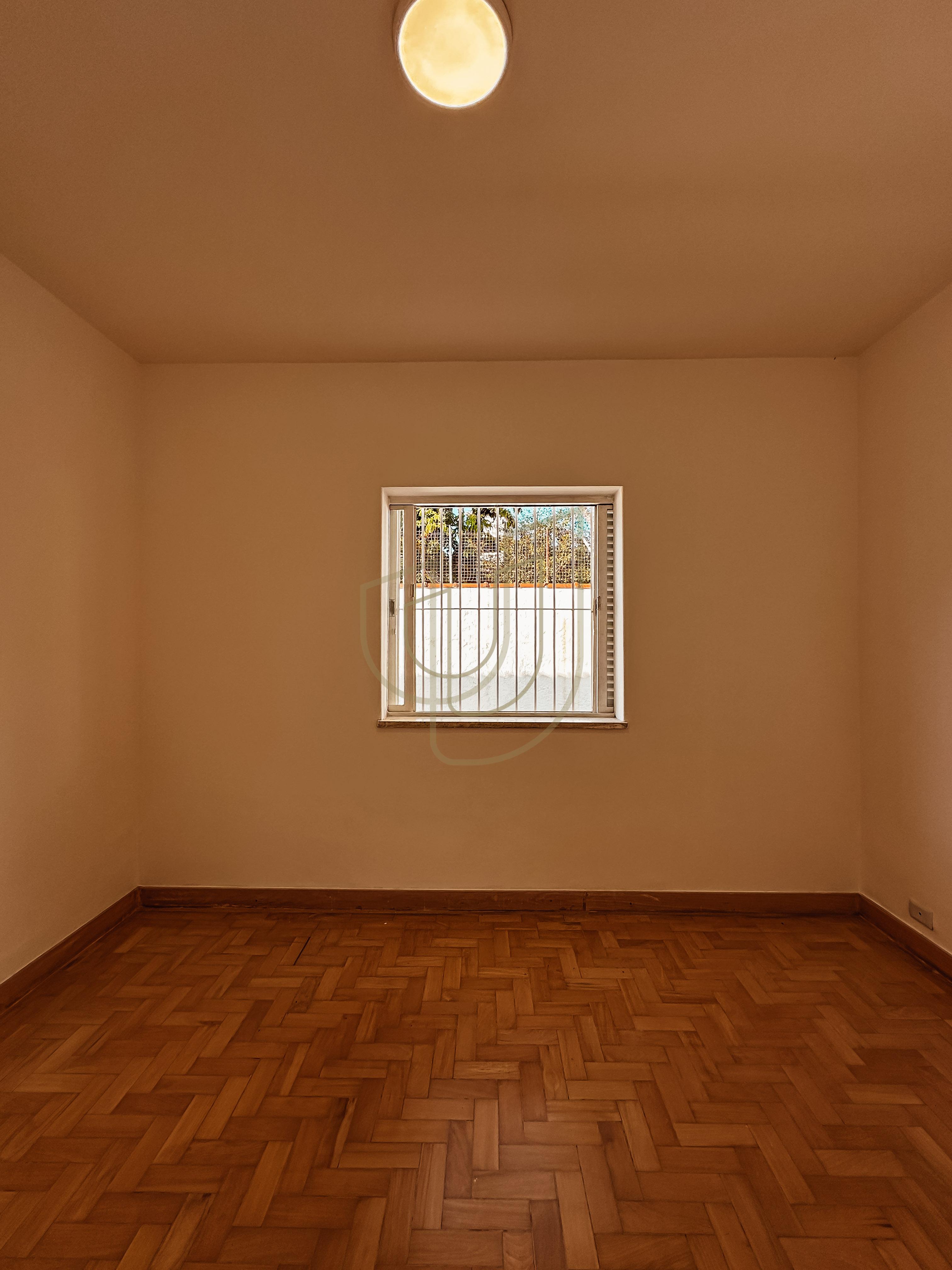 Casa T&eacute;rrea de 465 m&sup2; no Jardim Esplanada Rua Barão de Mauá São José dos Campos - 