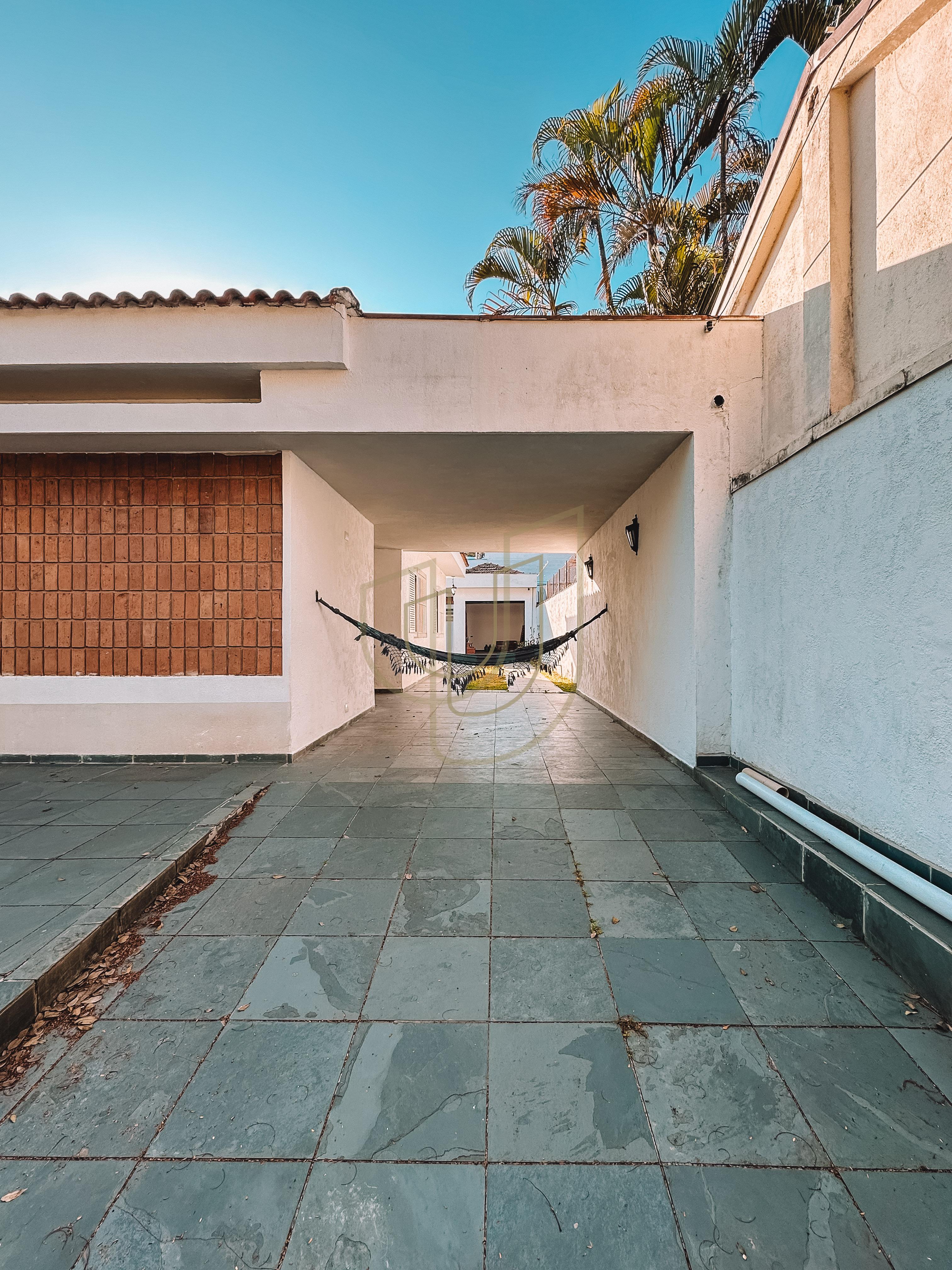 Casa T&eacute;rrea de 465 m&sup2; no Jardim Esplanada Rua Barão de Mauá São José dos Campos - 