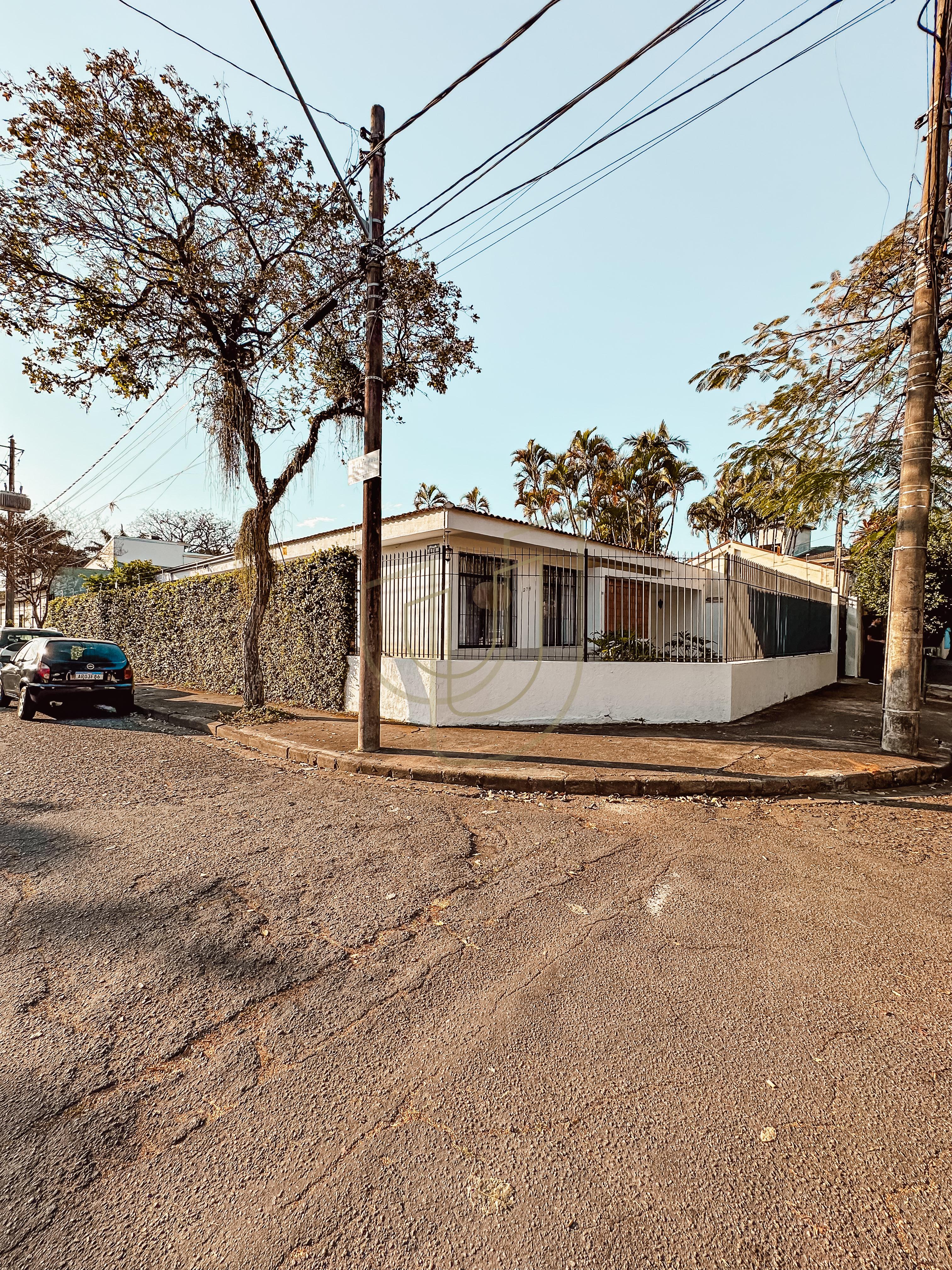 Casa T&eacute;rrea de 465 m&sup2; no Jardim Esplanada Rua Barão de Mauá São José dos Campos - 