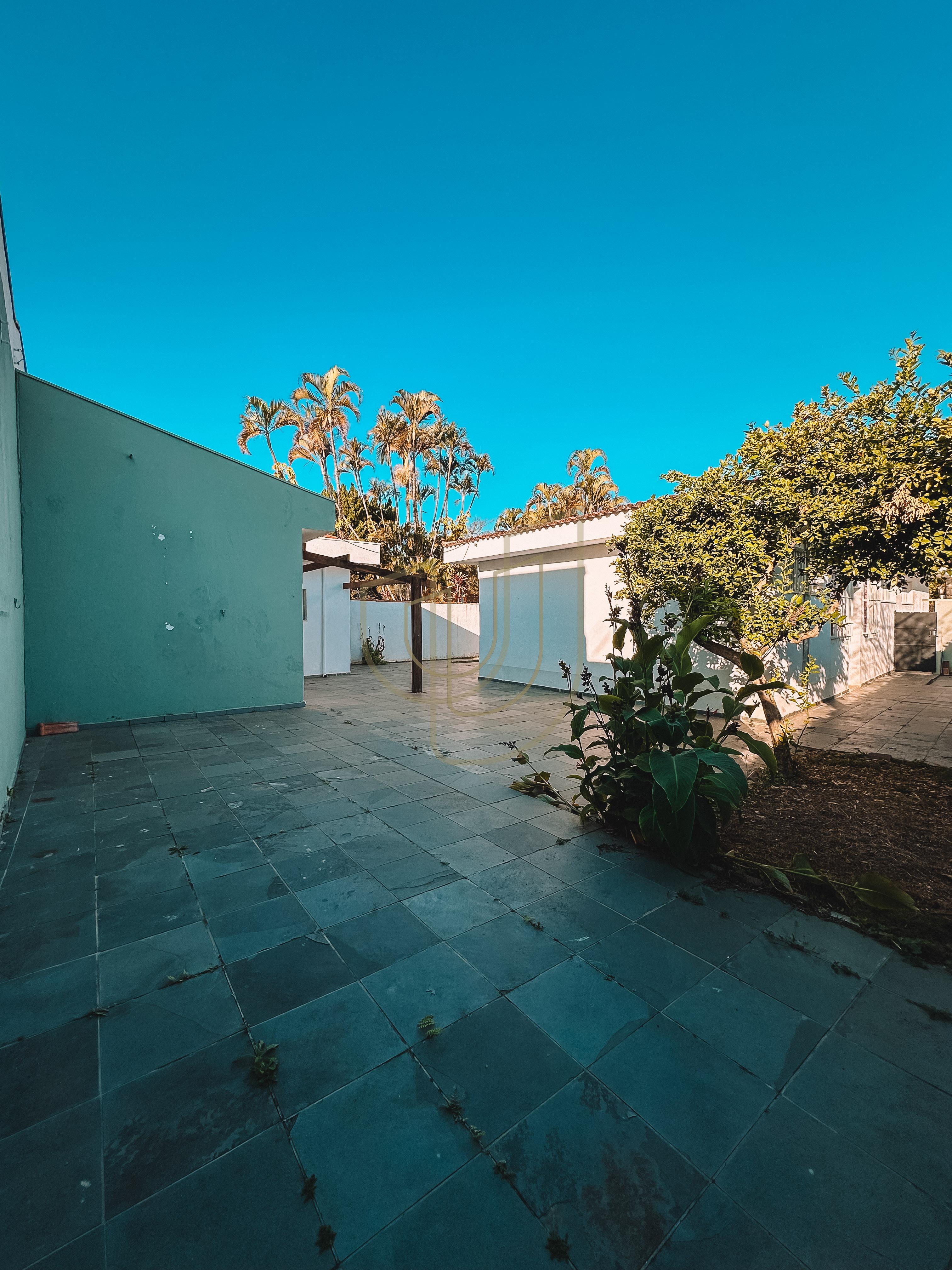 Casa T&eacute;rrea de 465 m&sup2; no Jardim Esplanada Rua Barão de Mauá São José dos Campos - 