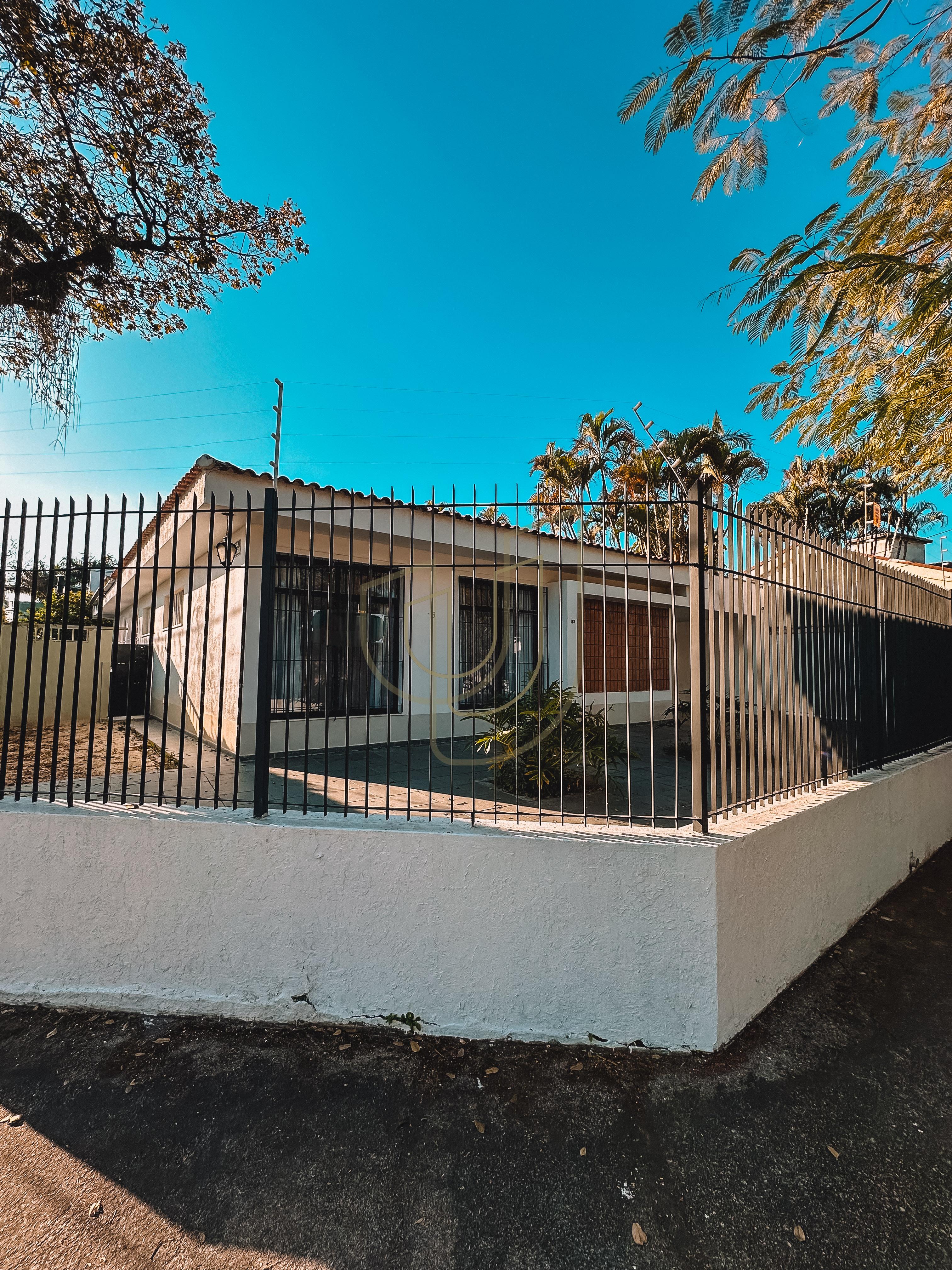 Casa T&eacute;rrea de 465 m&sup2; no Jardim Esplanada Rua Barão de Mauá São José dos Campos - 