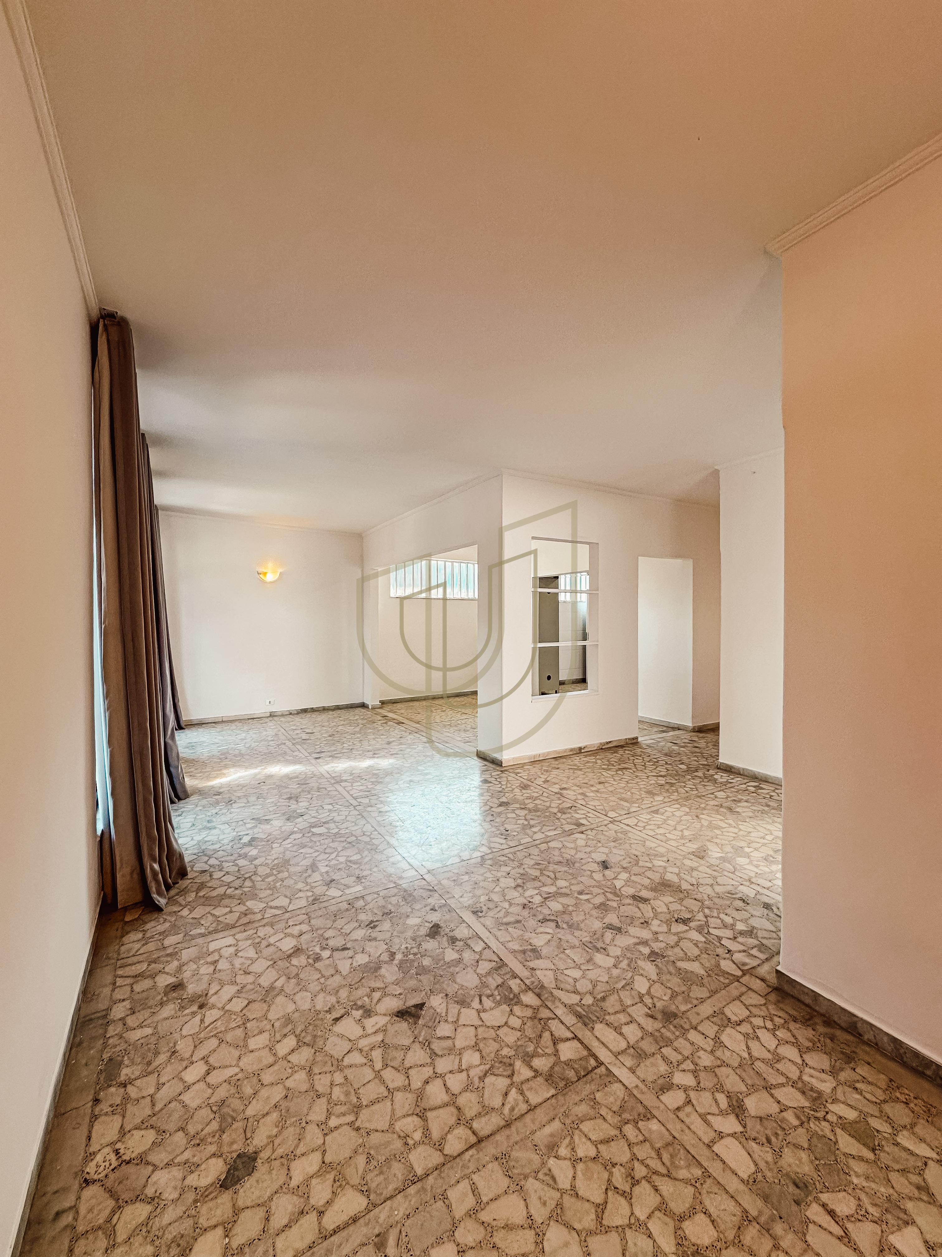 Casa T&eacute;rrea de 465 m&sup2; no Jardim Esplanada Rua Barão de Mauá São José dos Campos - 