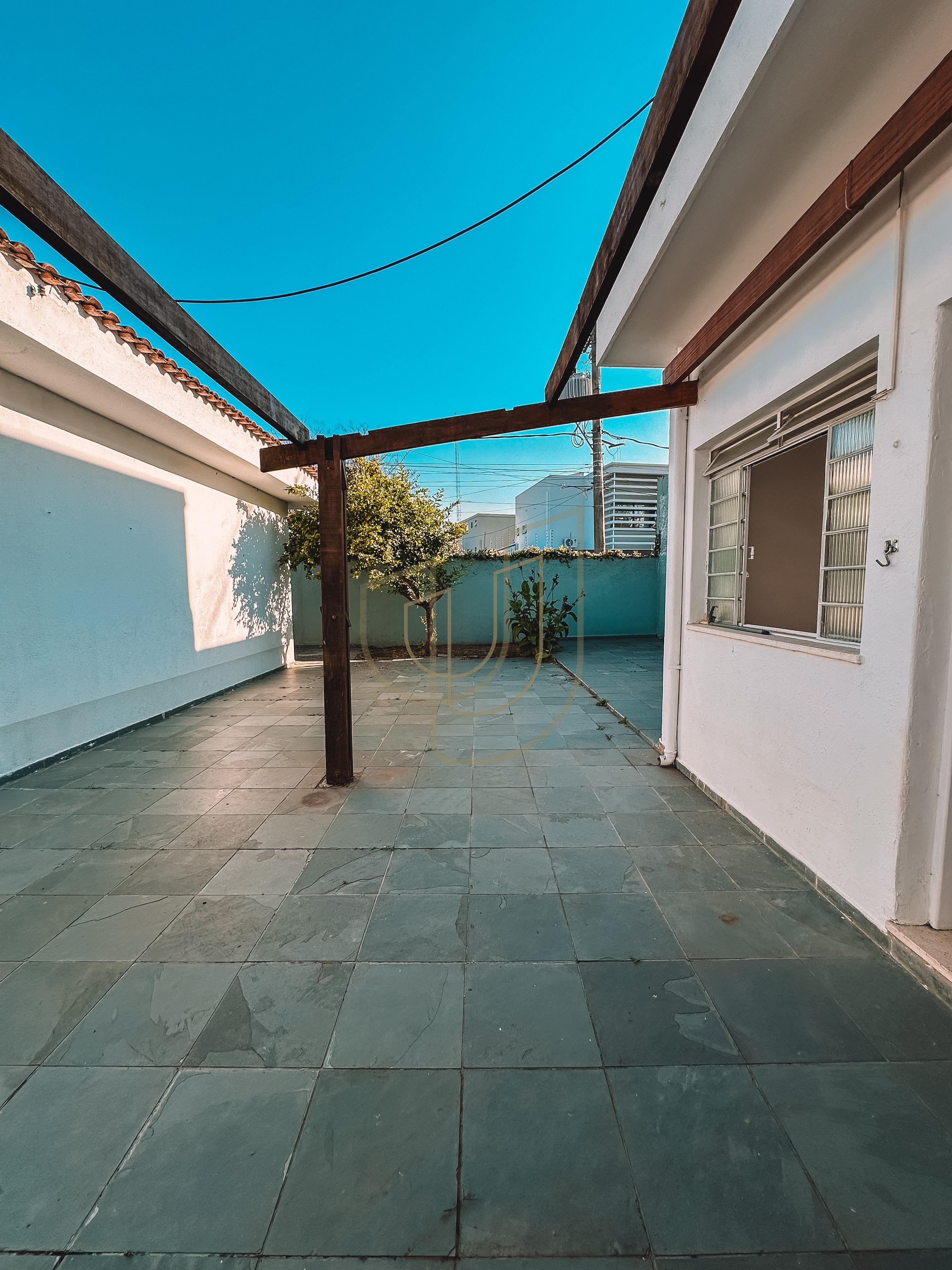 Casa T&eacute;rrea de 465 m&sup2; no Jardim Esplanada Rua Barão de Mauá São José dos Campos - 