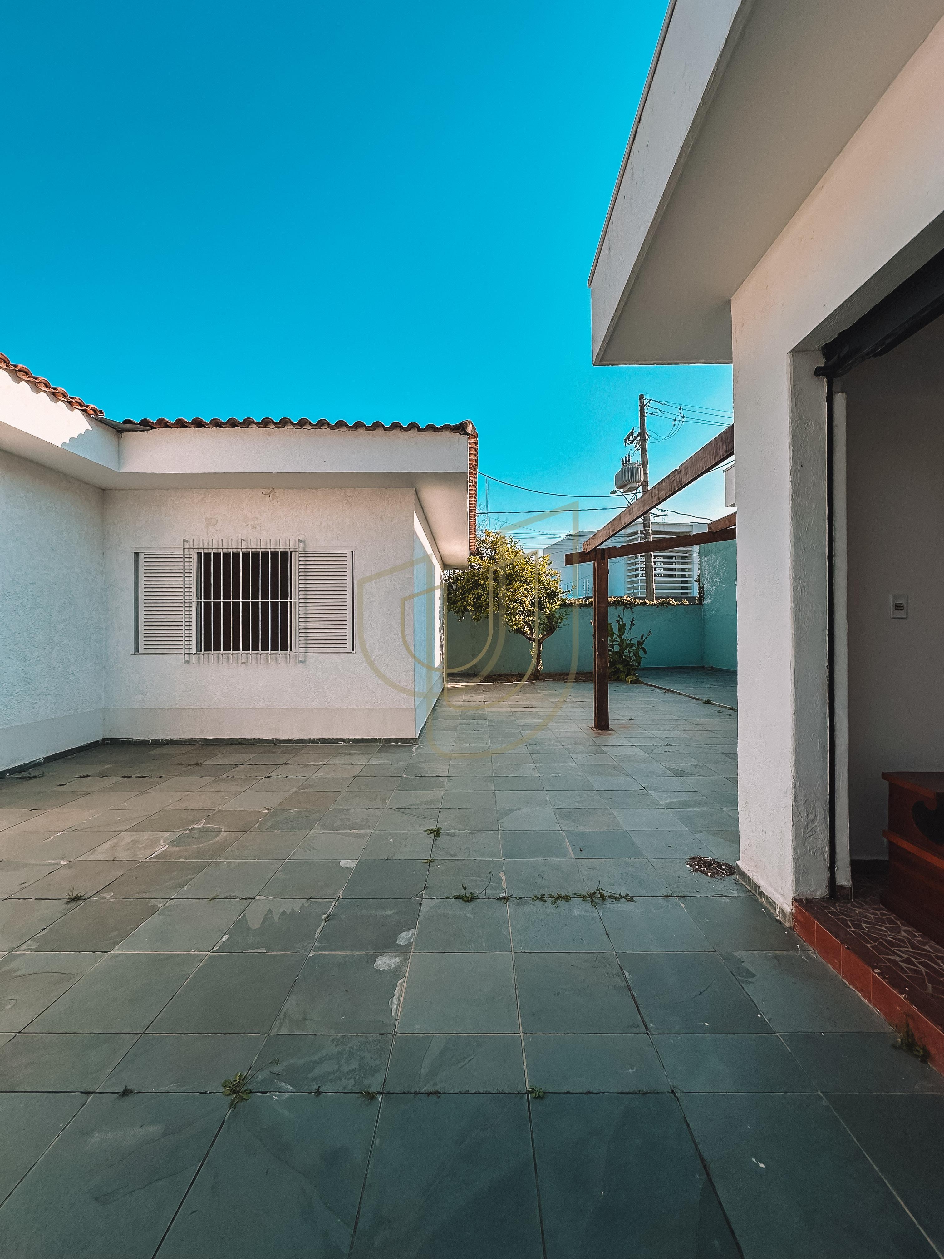 Casa T&eacute;rrea de 465 m&sup2; no Jardim Esplanada Rua Barão de Mauá São José dos Campos - 