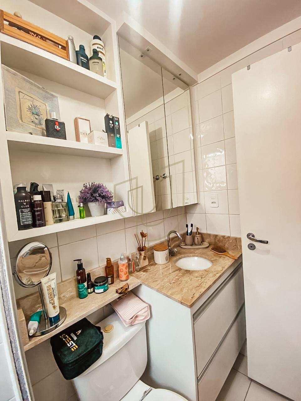 Apartamento com 3 Dormit&oacute;rios no Condom&iacute;nio Edif&iacute;cio Place Athenee Rua Benedito Osvaldo Lecques São José dos Campos - 