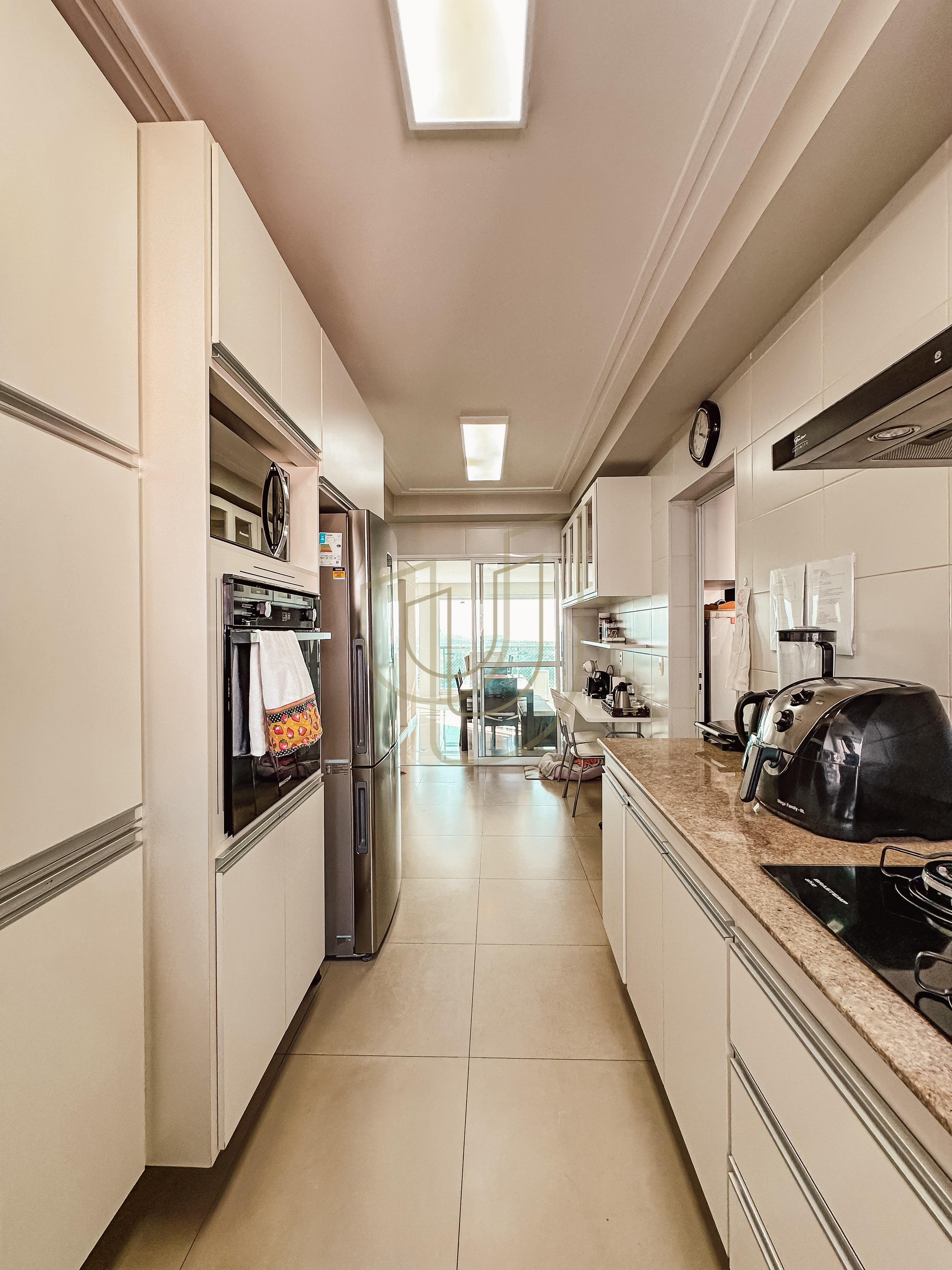 Apartamento com 4 Su&iacute;tes no Helbor Belvedere Avenida São João São José dos Campos - 