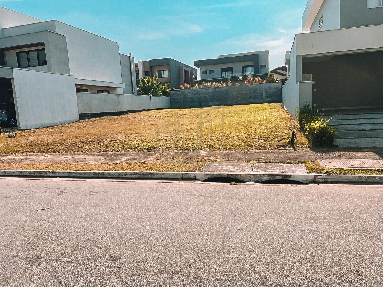 Terreno de 450 m&sup2; no Jardim do Golfe III Avenida Loth Bagunha Maldos São José dos Campos - 