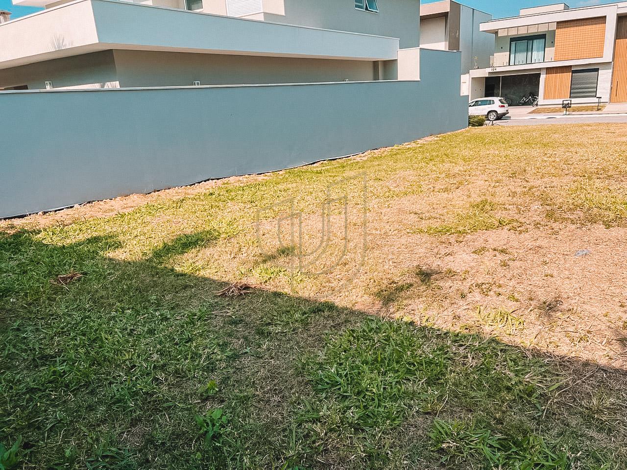 Terreno de 450 m&sup2; no Jardim do Golfe III Avenida Loth Bagunha Maldos São José dos Campos - 