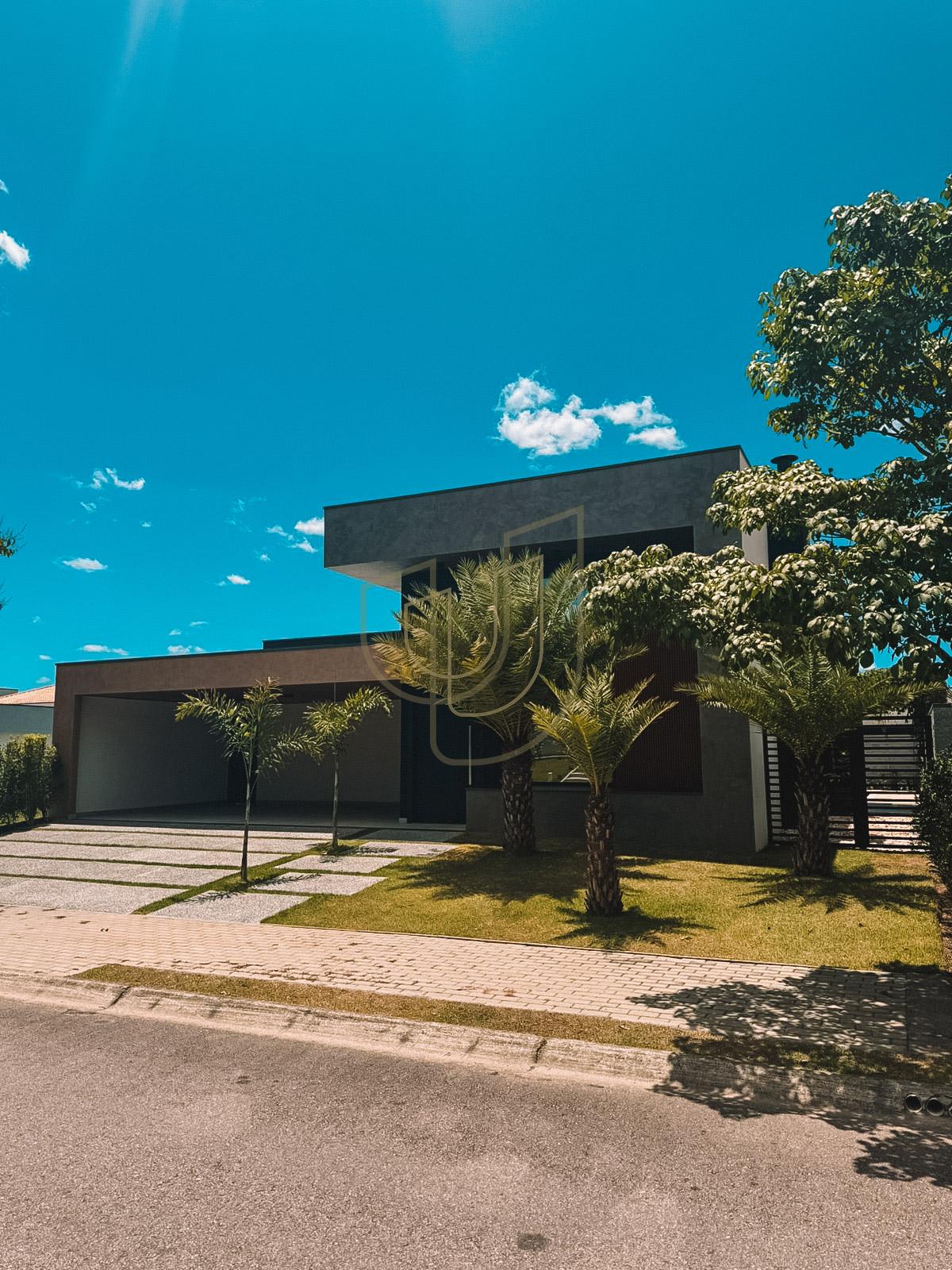 Casa T&eacute;rrea com 4 Su&iacute;tes no Condom&iacute;nio Mont Blanc Rua Doutor Gaspare Jesus de Martini São José dos Campos - 