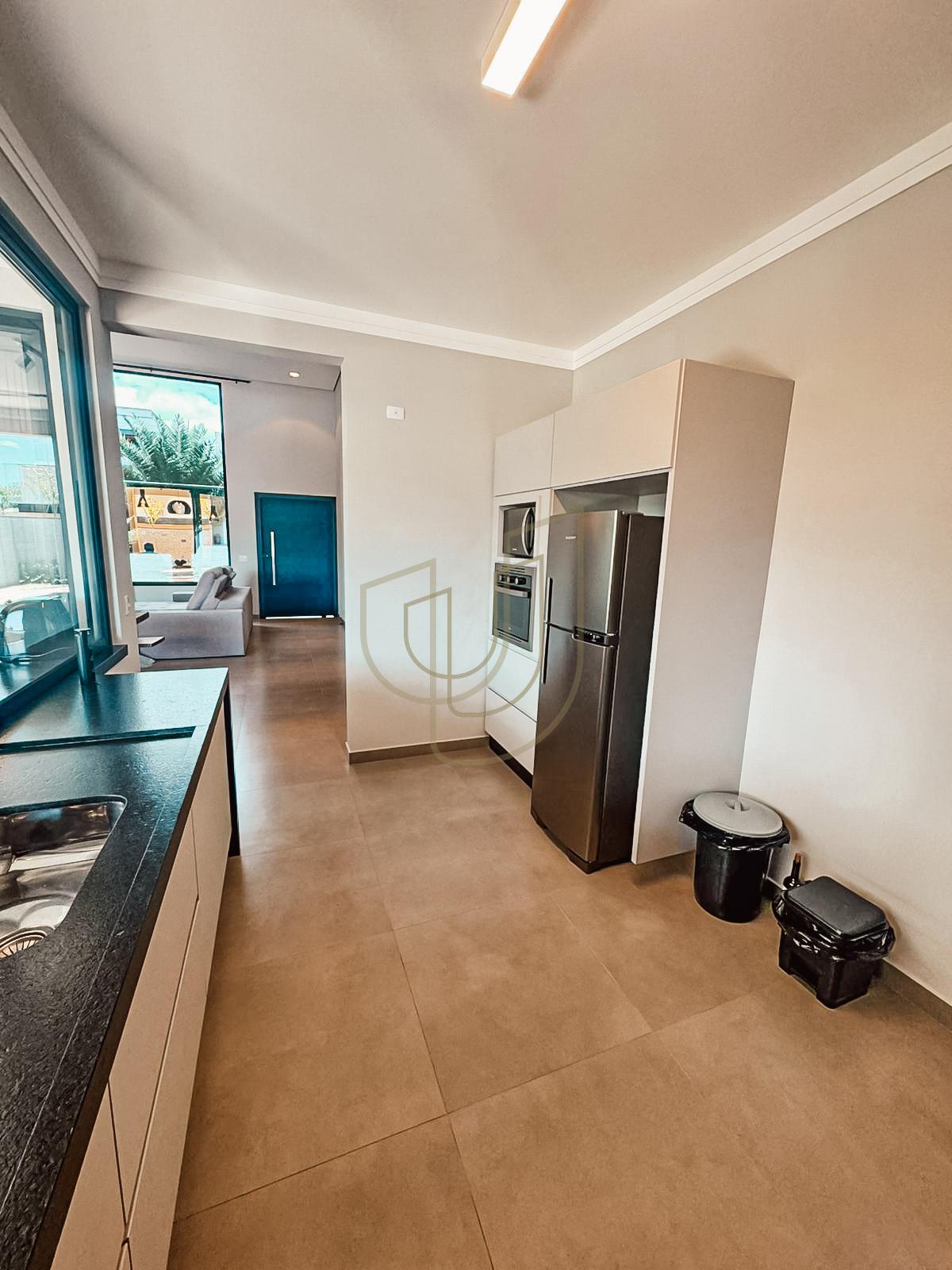 Casa T&eacute;rrea com 4 Su&iacute;tes no Condom&iacute;nio Mont Blanc Rua Doutor Gaspare Jesus de Martini São José dos Campos - 