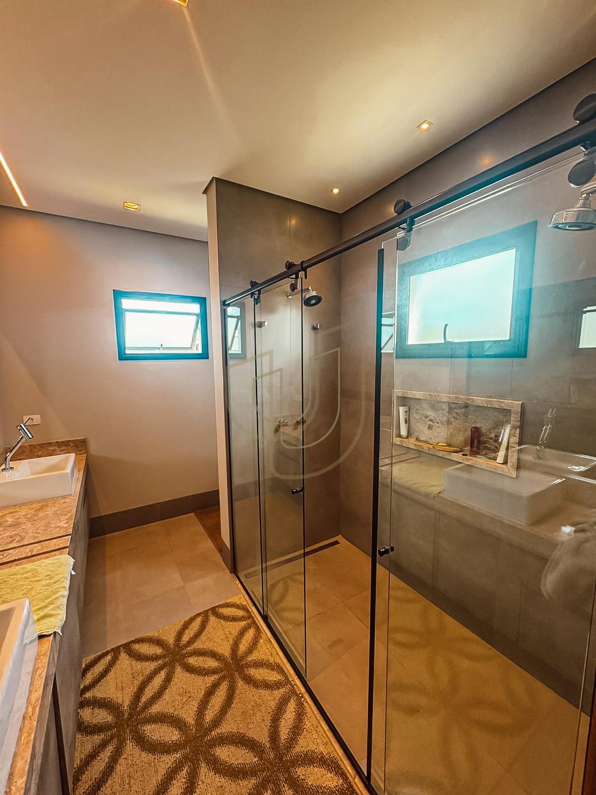 Casa T&eacute;rrea com 4 Su&iacute;tes no Condom&iacute;nio Mont Blanc Rua Doutor Gaspare Jesus de Martini São José dos Campos - 