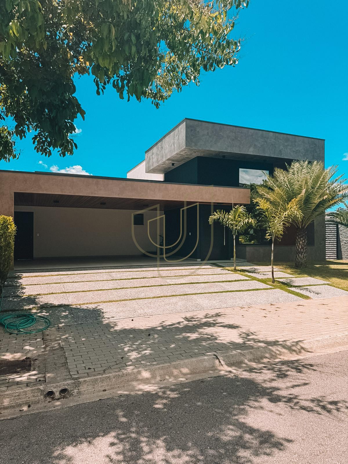 Casa T&eacute;rrea com 4 Su&iacute;tes no Condom&iacute;nio Mont Blanc Rua Doutor Gaspare Jesus de Martini São José dos Campos - 