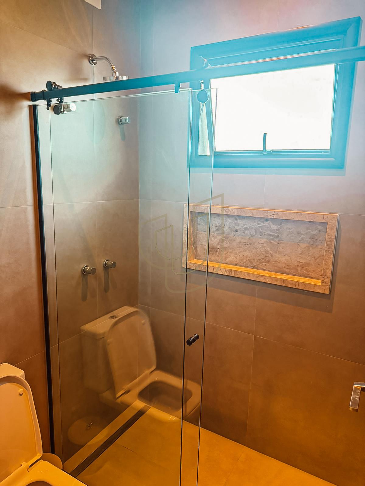 Casa T&eacute;rrea com 4 Su&iacute;tes no Condom&iacute;nio Mont Blanc Rua Doutor Gaspare Jesus de Martini São José dos Campos - 