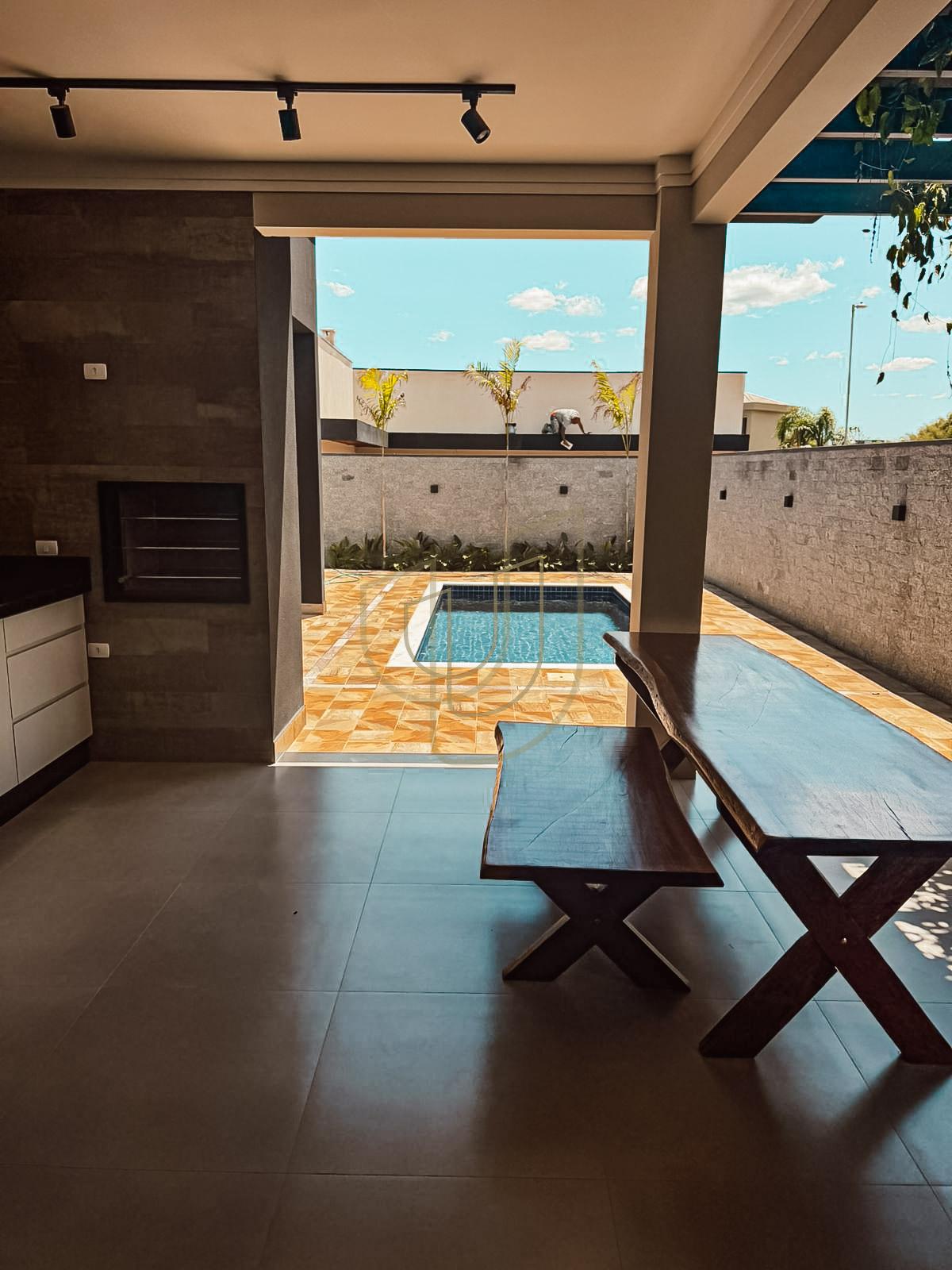 Casa T&eacute;rrea com 4 Su&iacute;tes no Condom&iacute;nio Mont Blanc Rua Doutor Gaspare Jesus de Martini São José dos Campos - 