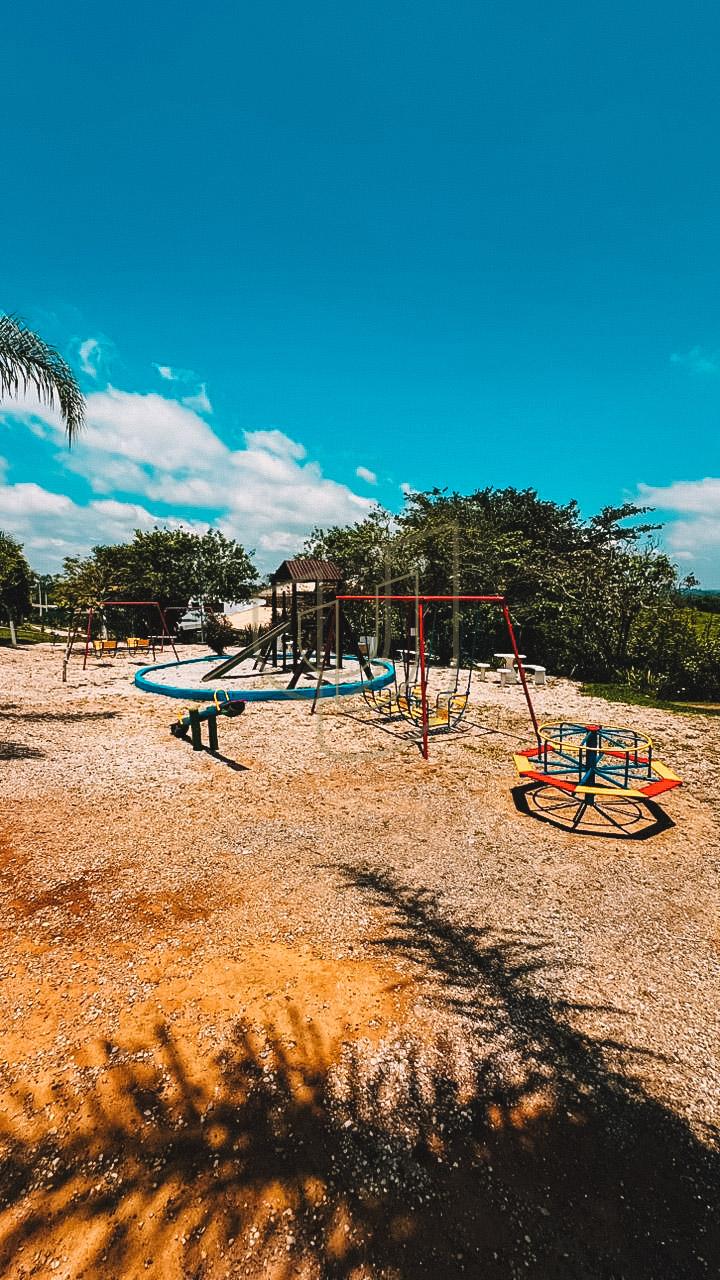 Terreno de 1006 m&sup2; no Condom&iacute;nio Lago Dourado Estrada do Tanquinho Jacareí - 