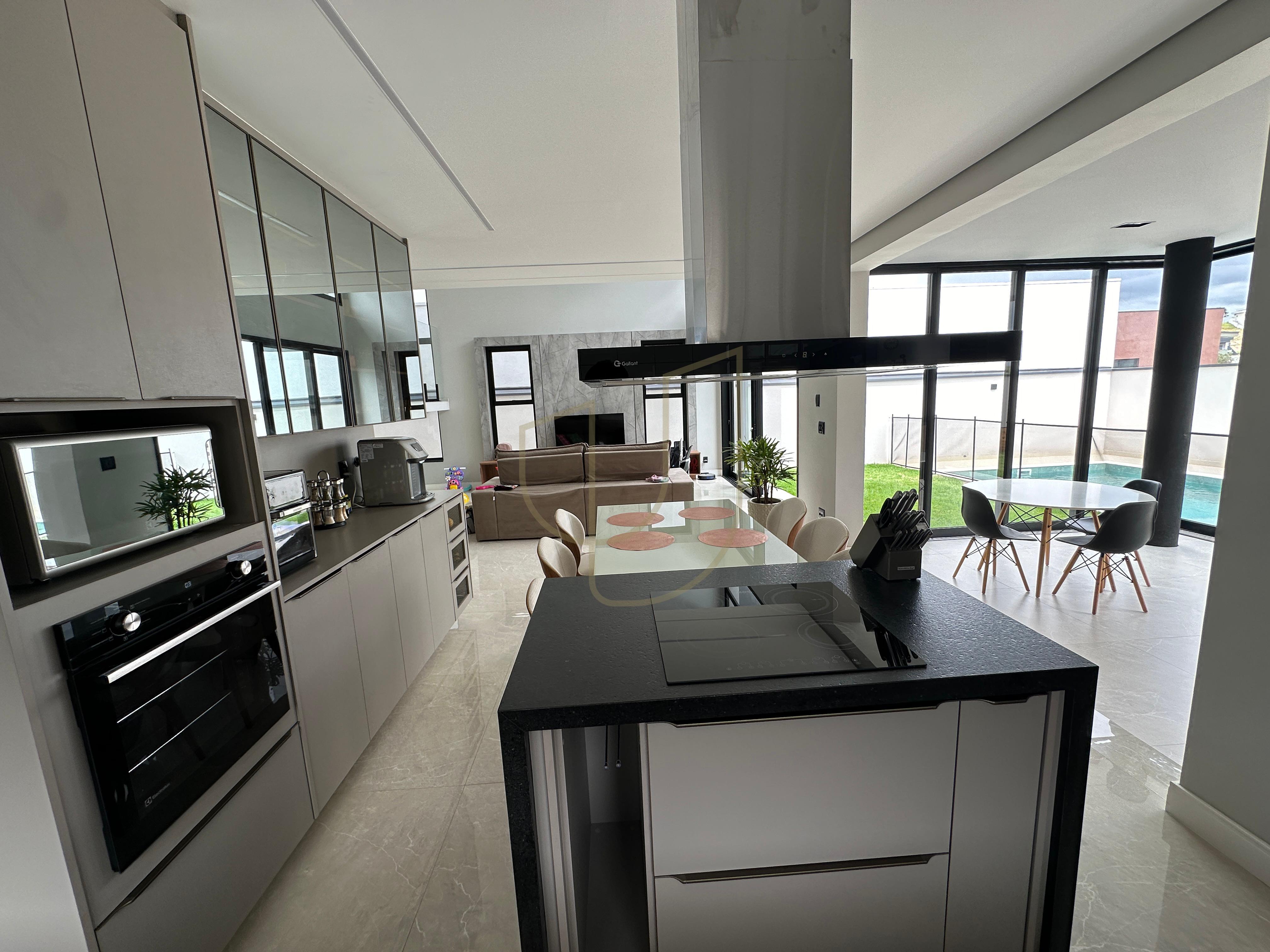 Casa com 3 Su&iacute;tes no Condom&iacute;nio Verana  São José dos Campos - 