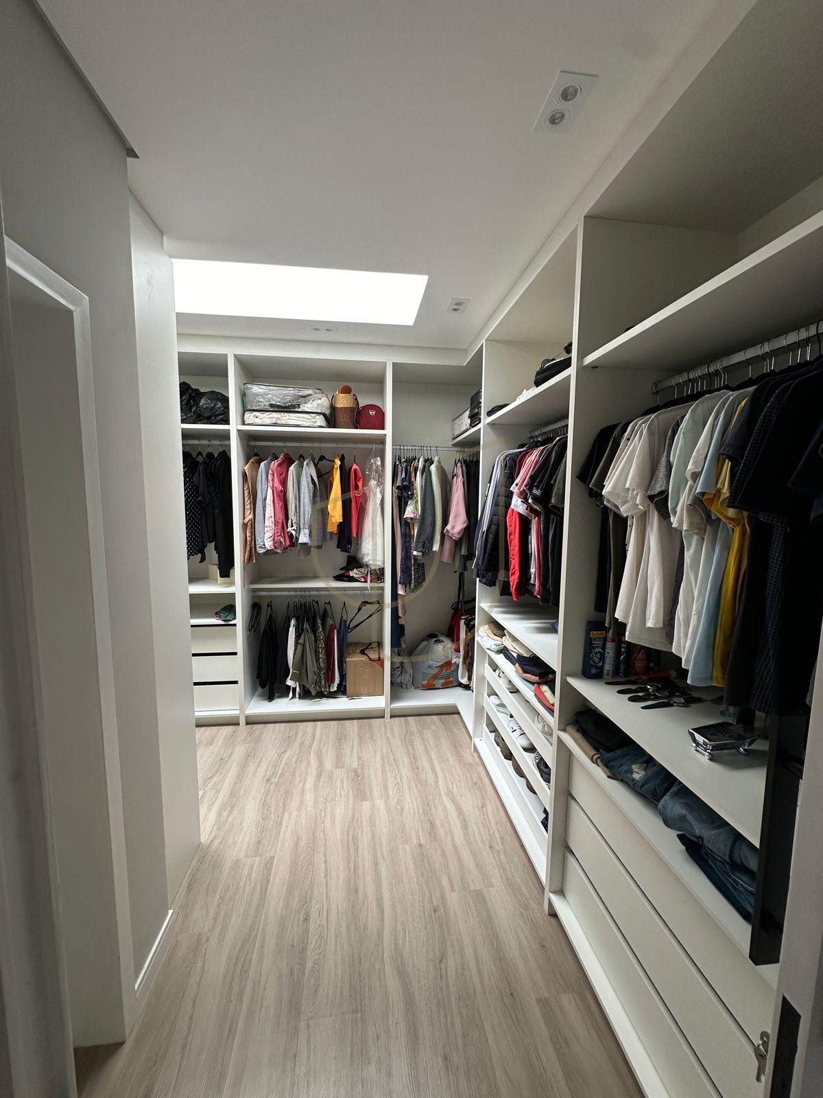 Casa com 3 Su&iacute;tes no Condom&iacute;nio Verana  São José dos Campos - 