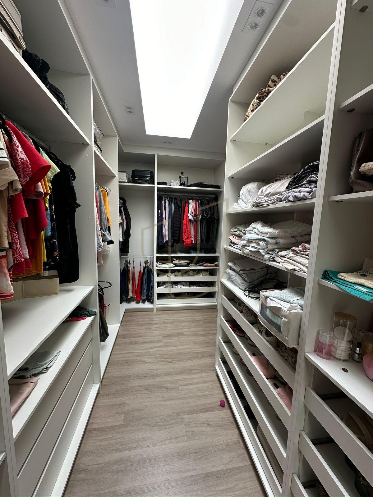 Casa com 3 Su&iacute;tes no Condom&iacute;nio Verana  São José dos Campos - 