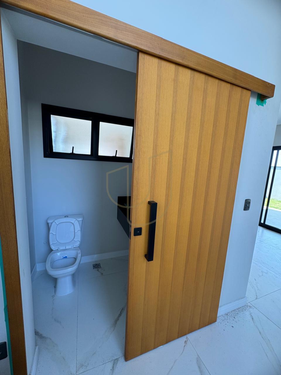 Casa com 3 Su&iacute;tes no Condom&iacute;nio Rud&aacute;  São José dos Campos - 