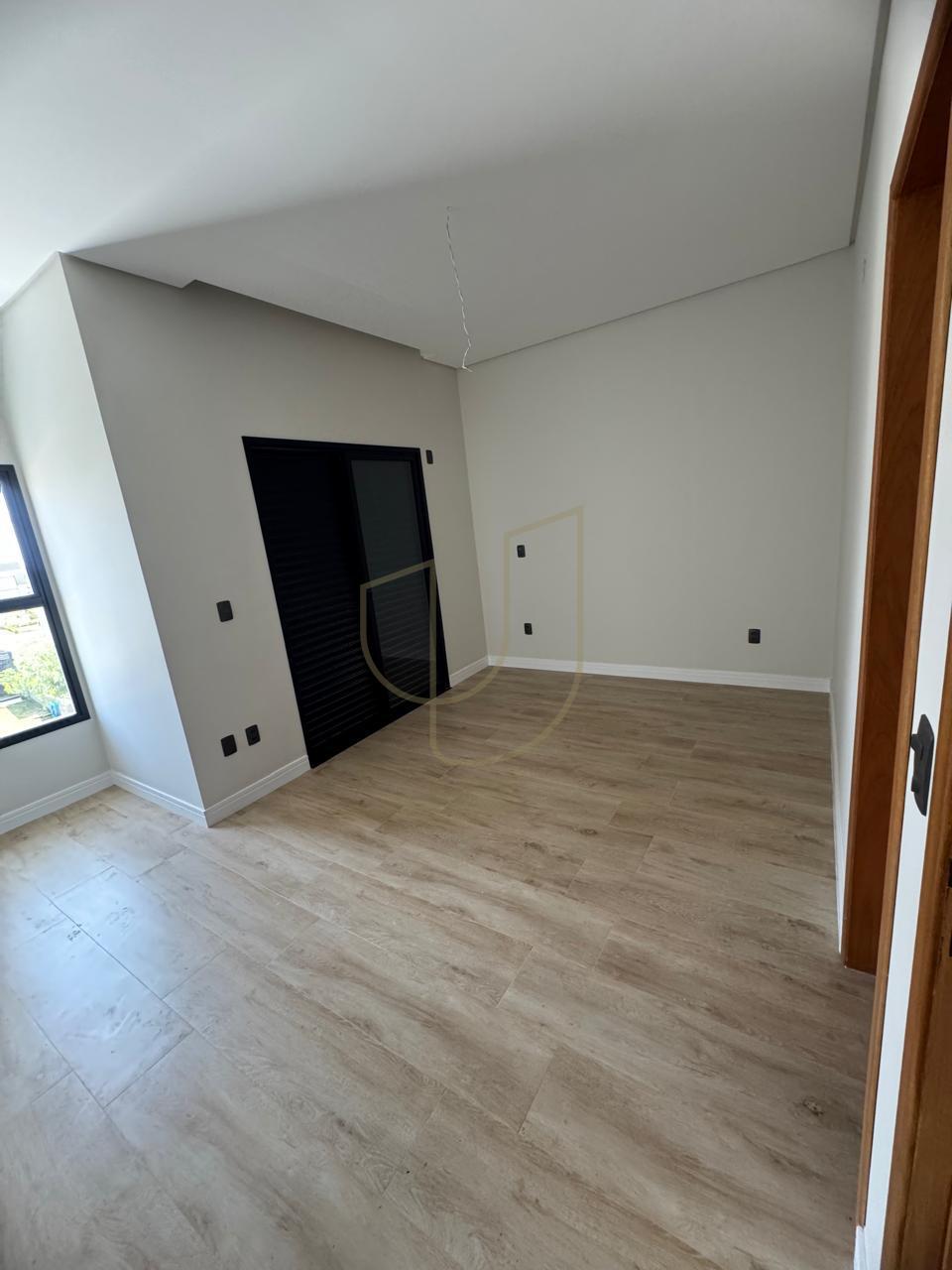 Casa com 3 Su&iacute;tes no Condom&iacute;nio Rud&aacute;  São José dos Campos - 