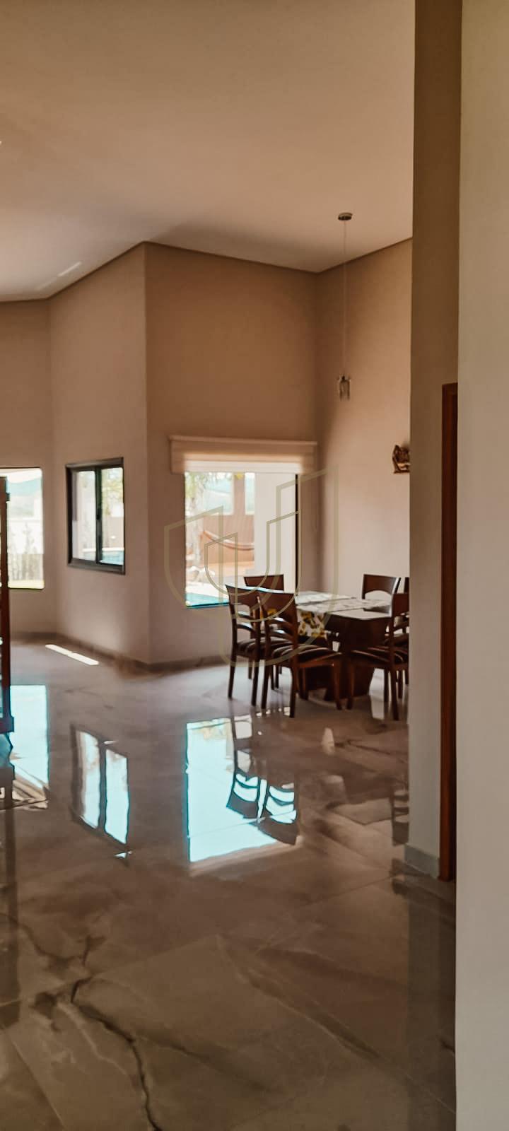 Casa T&eacute;rrea com 4 Su&iacute;tes no Condom&iacute;nio Residencial M&ocirc;naco Rua Joaquim Vieira Alves São José dos Campos - 