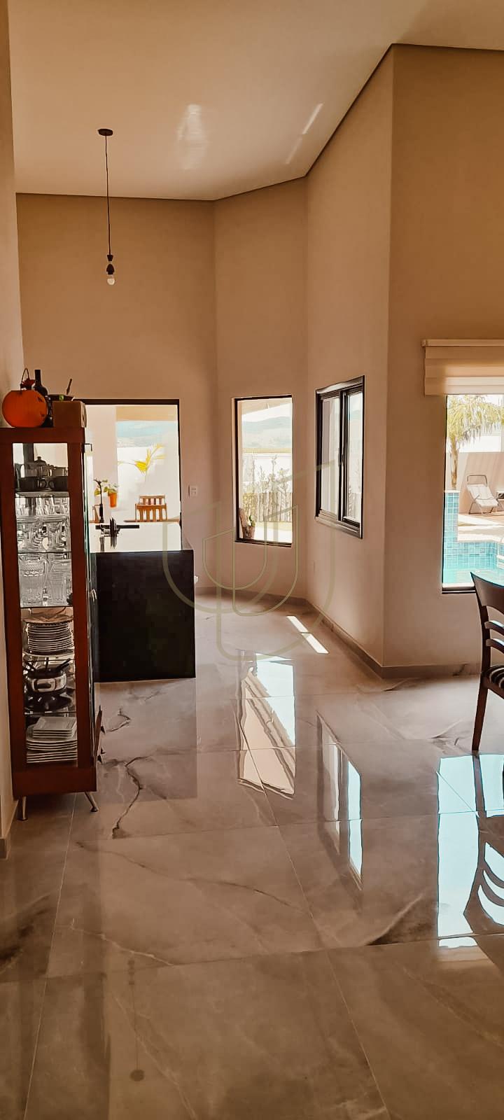 Casa T&eacute;rrea com 4 Su&iacute;tes no Condom&iacute;nio Residencial M&ocirc;naco Rua Joaquim Vieira Alves São José dos Campos - 