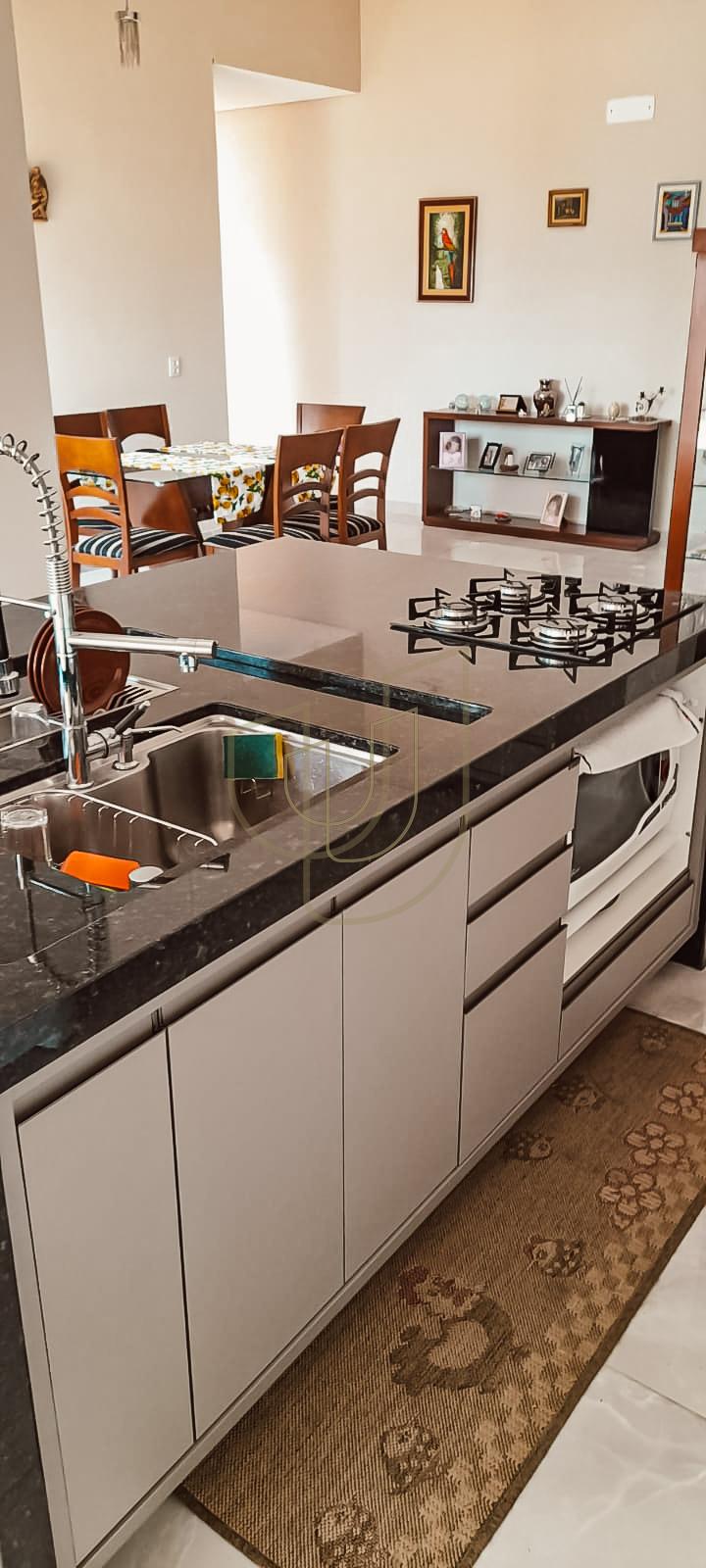 Casa T&eacute;rrea com 4 Su&iacute;tes no Condom&iacute;nio Residencial M&ocirc;naco Rua Joaquim Vieira Alves São José dos Campos - 