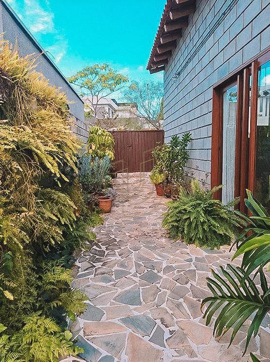 Casa T&eacute;rrea com 3 Su&iacute;tes no Condom&iacute;nio Residencial M&ocirc;naco Avenida Aquarela do Brasil São José dos Campos - 