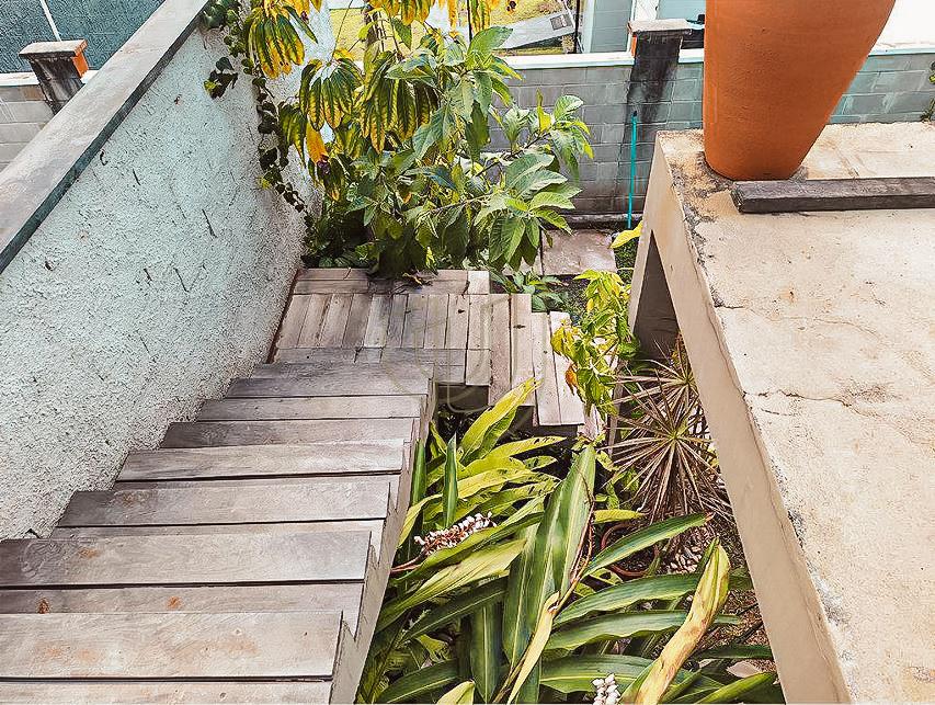Casa T&eacute;rrea com 3 Su&iacute;tes no Condom&iacute;nio Residencial M&ocirc;naco Avenida Aquarela do Brasil São José dos Campos - 