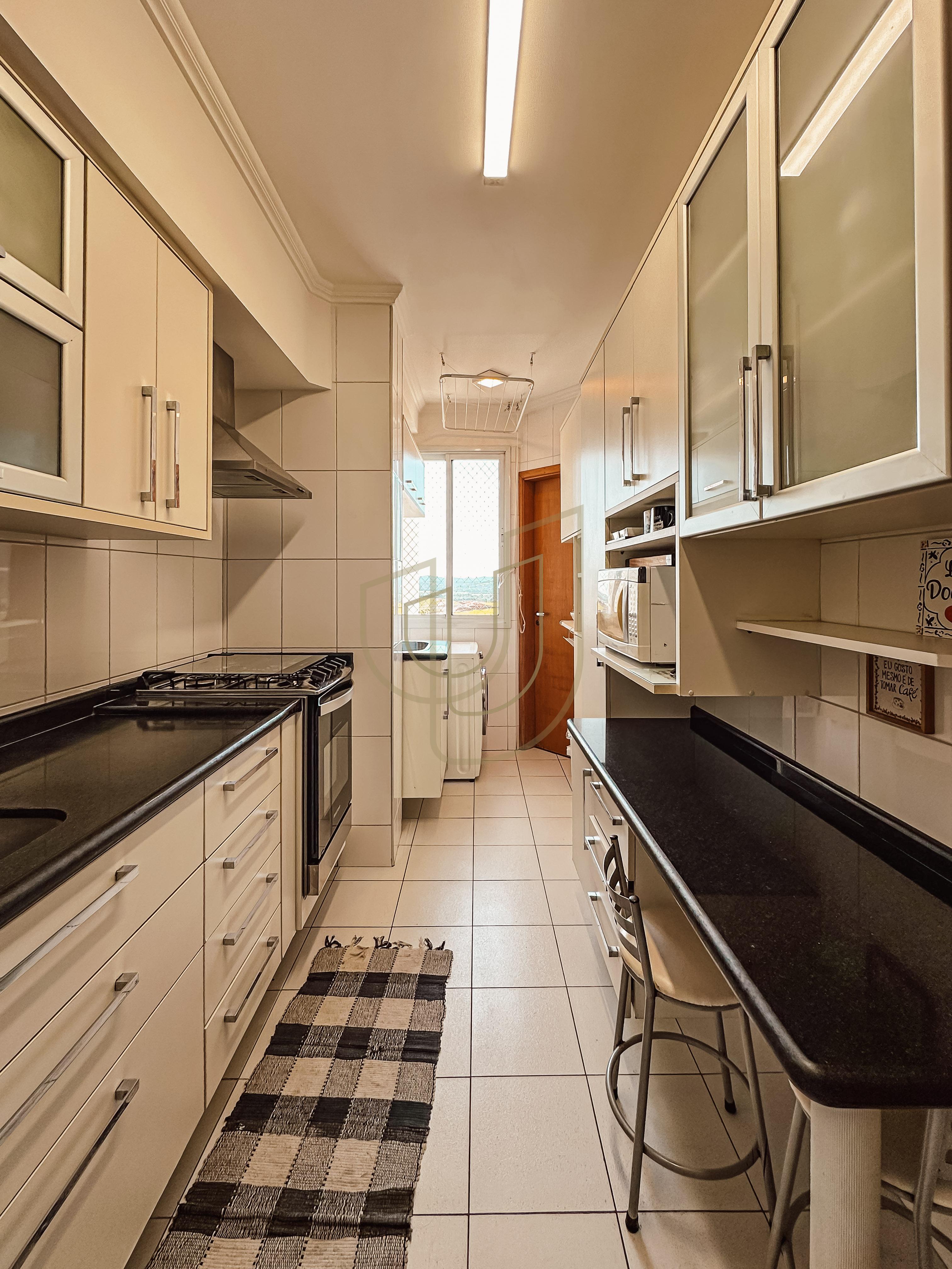 Apartamento com 2 Dormit&oacute;rios no Edif&iacute;cio Juquehy Avenida do Tubarão São José dos Campos - 